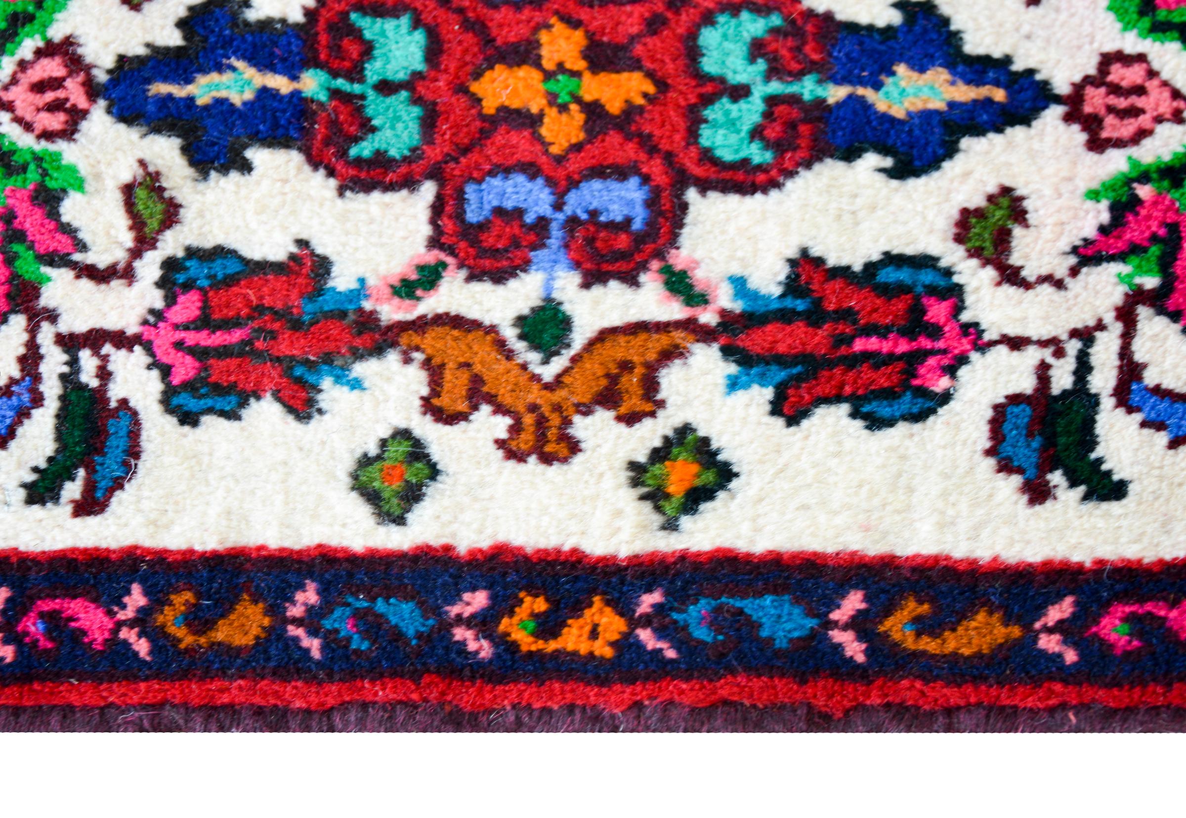 Vintage Hamadan Rug In Good Condition For Sale In Chicago, IL