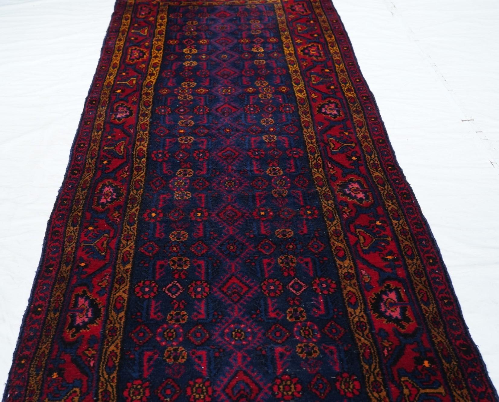Vintage By Runner Hamadan 3'7'' x 12'9'' in vendita 1