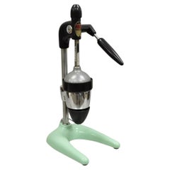 Vintage Hamilton Beach #32 Counter Hand Juicer with Jadeite Base