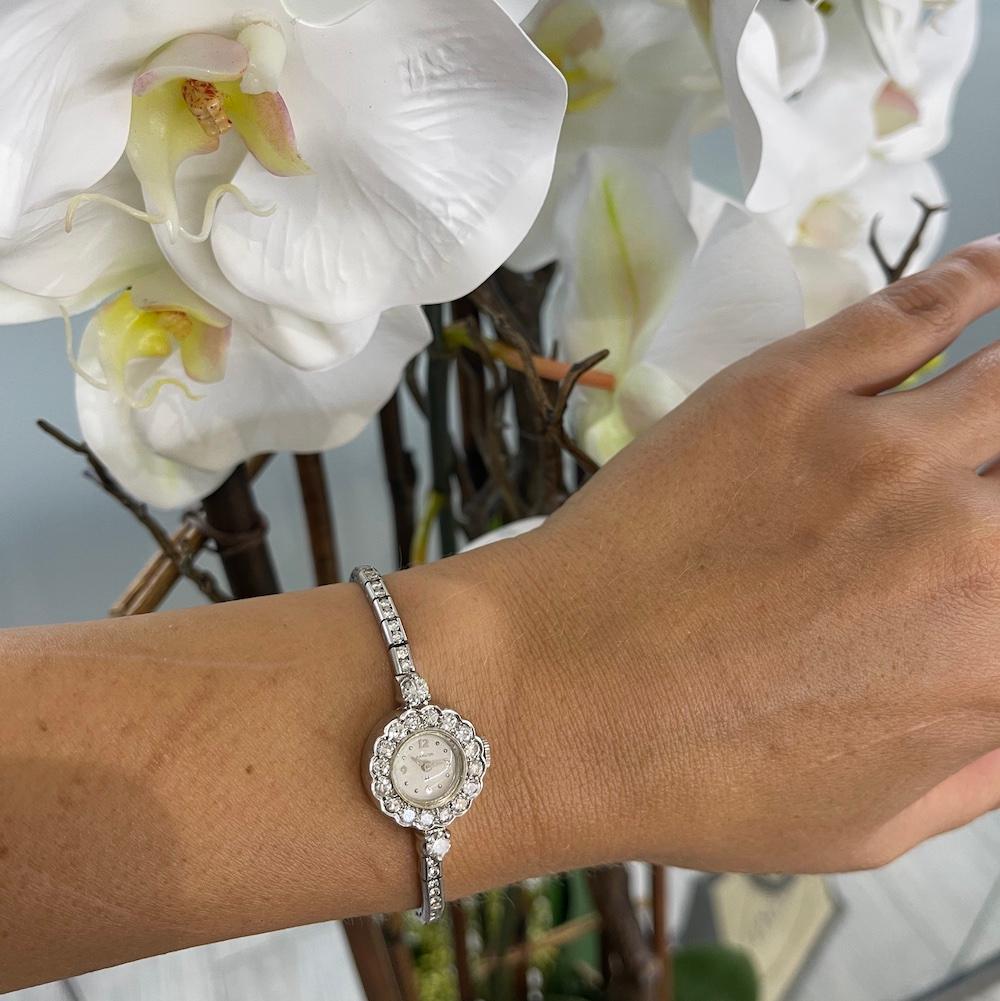 Damen-Cocktailuhr Hamilton, Vintage, Diamant Platin, Blumen-Halo, Diamant (Retro)