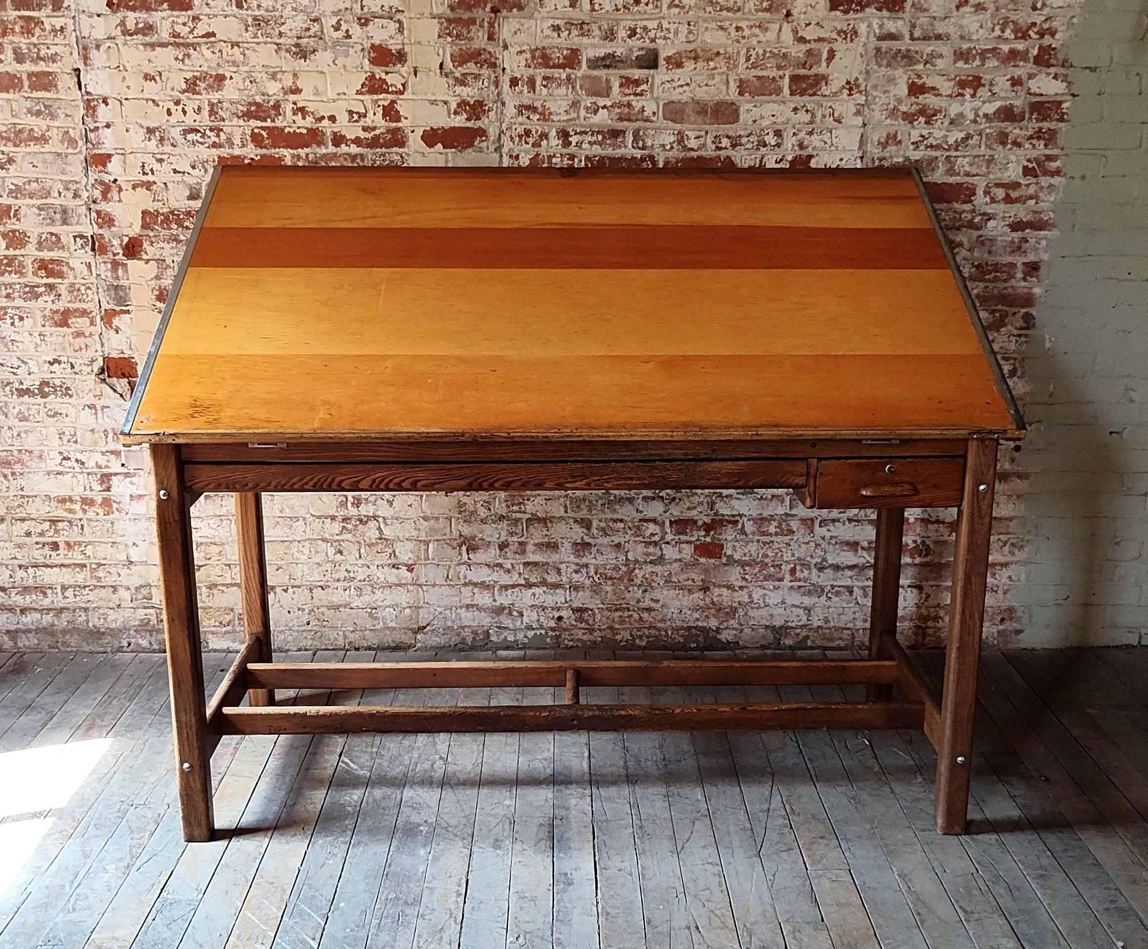 Vintage Hamilton Zeichnung Tisch / Schreibtisch (amerikanisch)