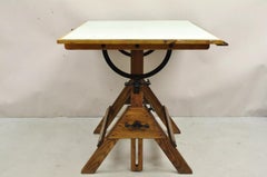 Table de fabrication industrielle Hamilton vintage réglable en bois et fonte