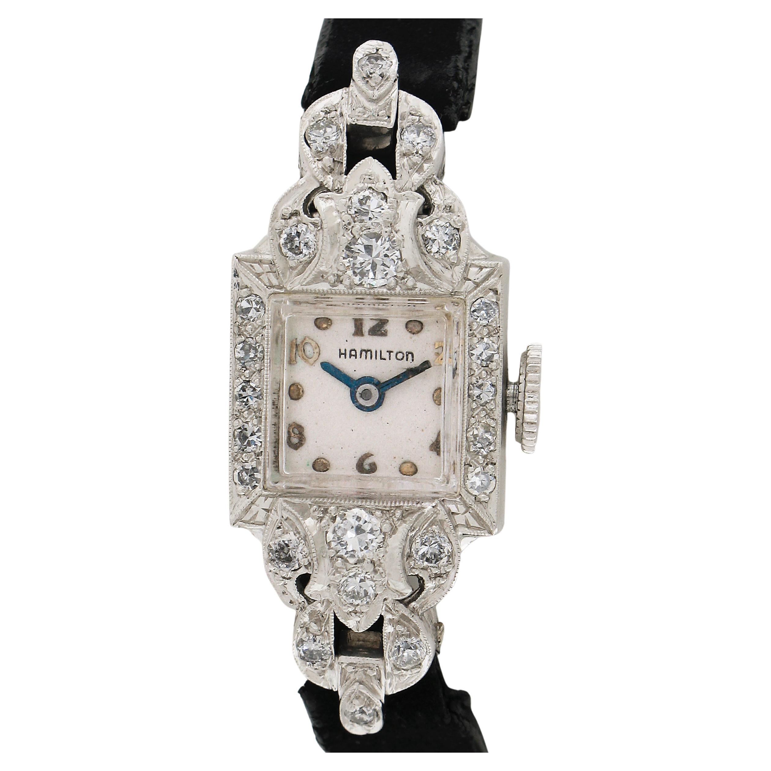 Hamilton Montre-bracelet fantaisie vintage pour femme en platine avec diamants 0,45 carat