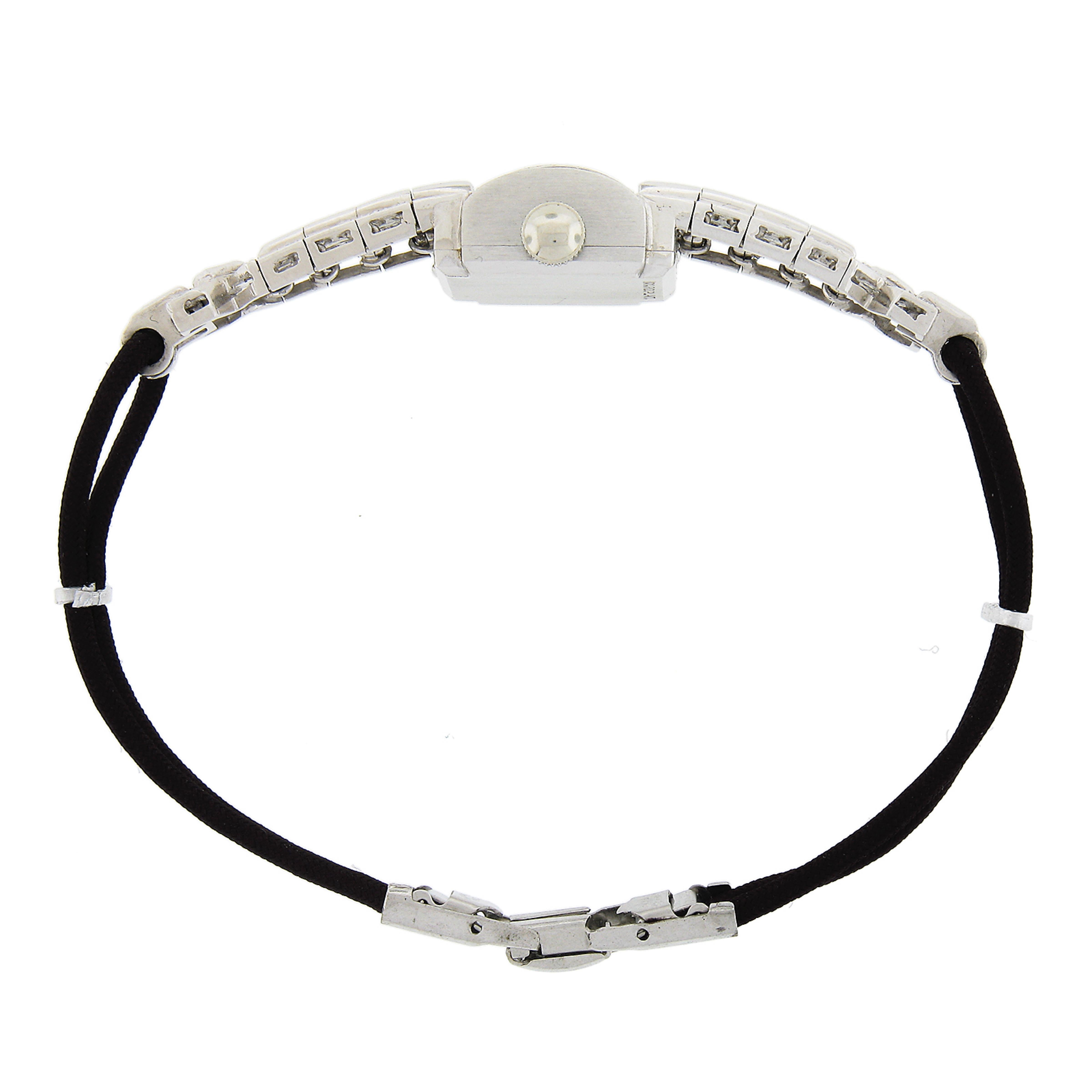 Hamilton Montre-bracelet fantaisie vintage en platine avec diamants baguettes ronds effilés en vente 3