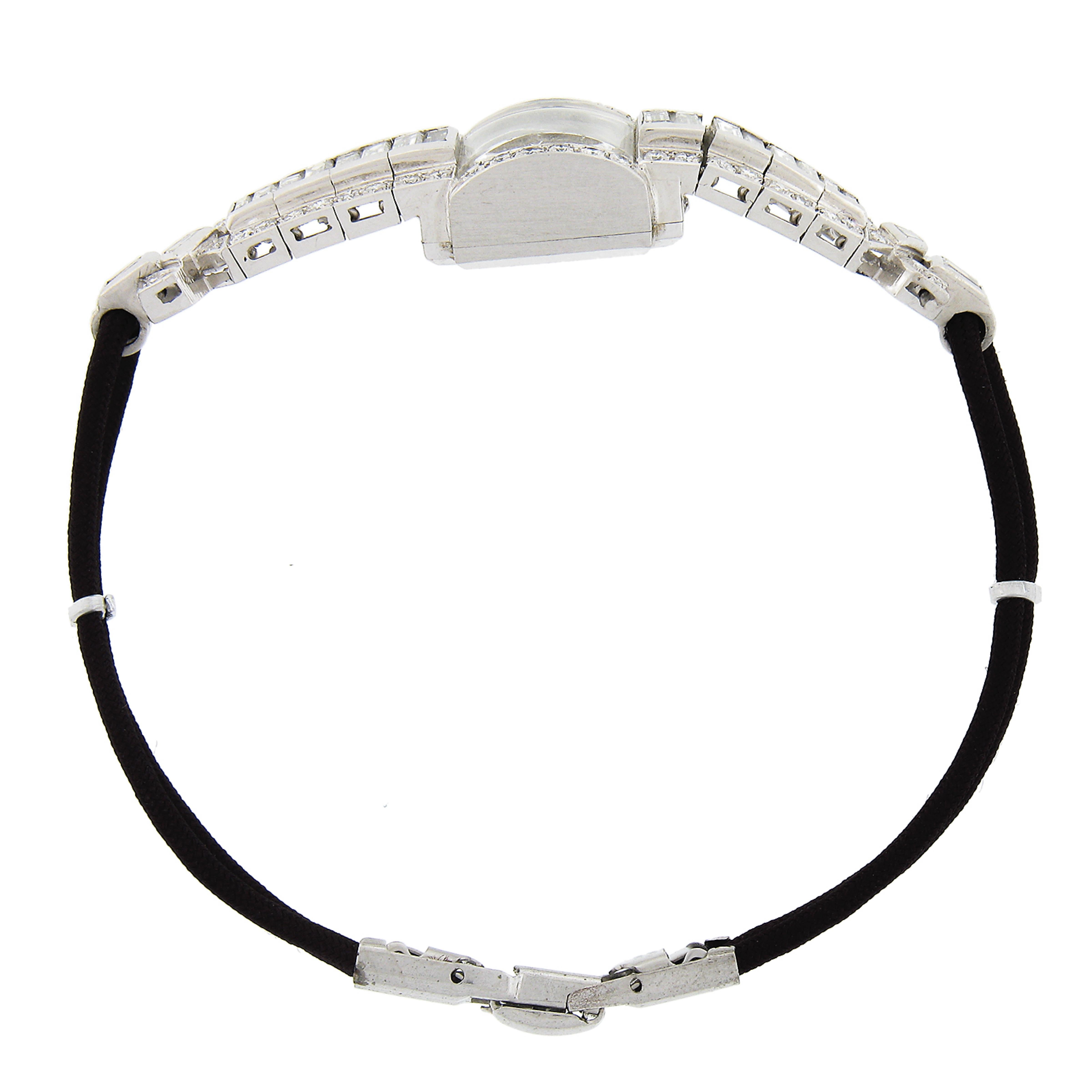 Hamilton Montre-bracelet fantaisie vintage en platine avec diamants baguettes ronds effilés en vente 4