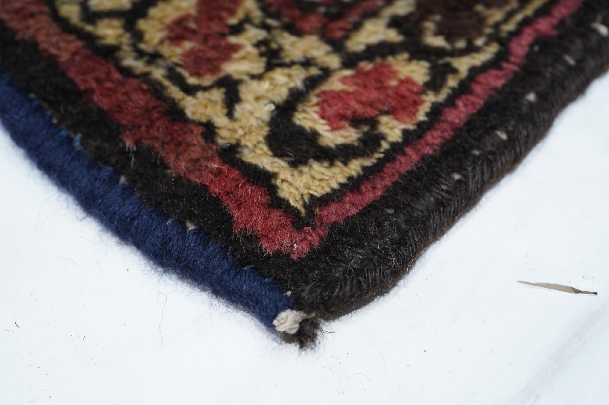 Perse Tapis vintage Hammedan 3'7'' x 6'5'' en vente