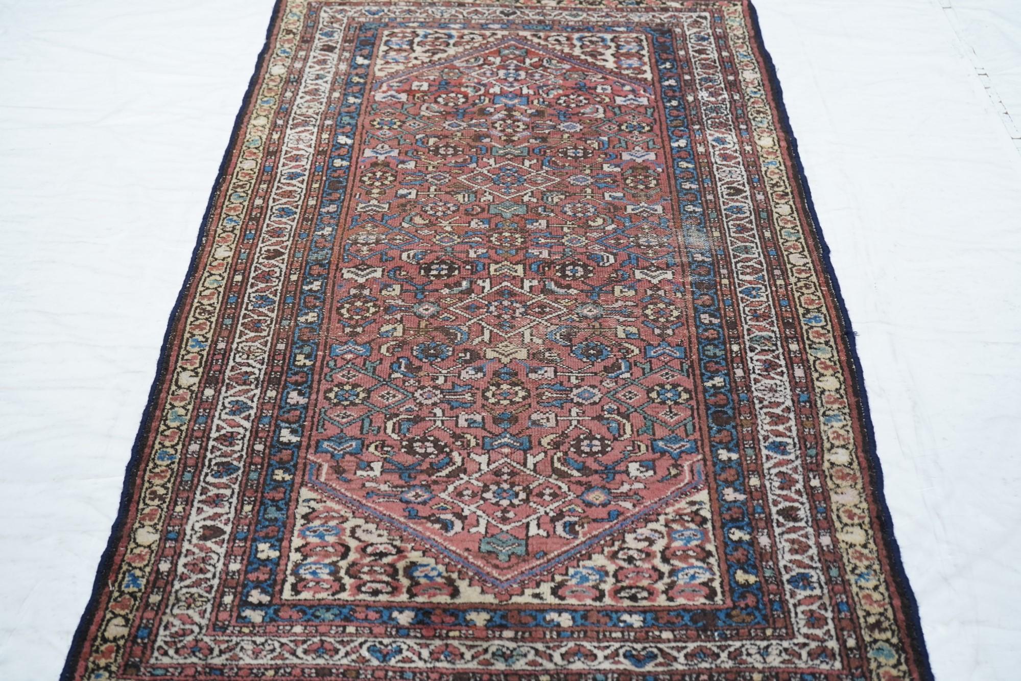 Tapis vintage Hammedan 3'7'' x 6'5'' en vente 3