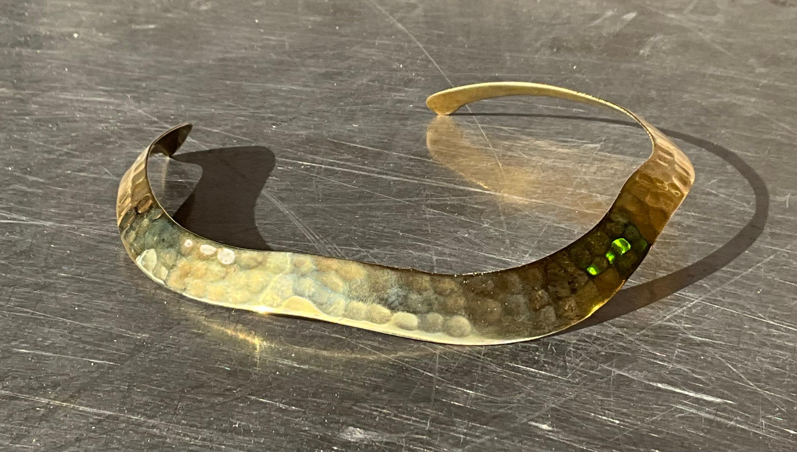 Collana in ottone martellato vintage in vendita 3