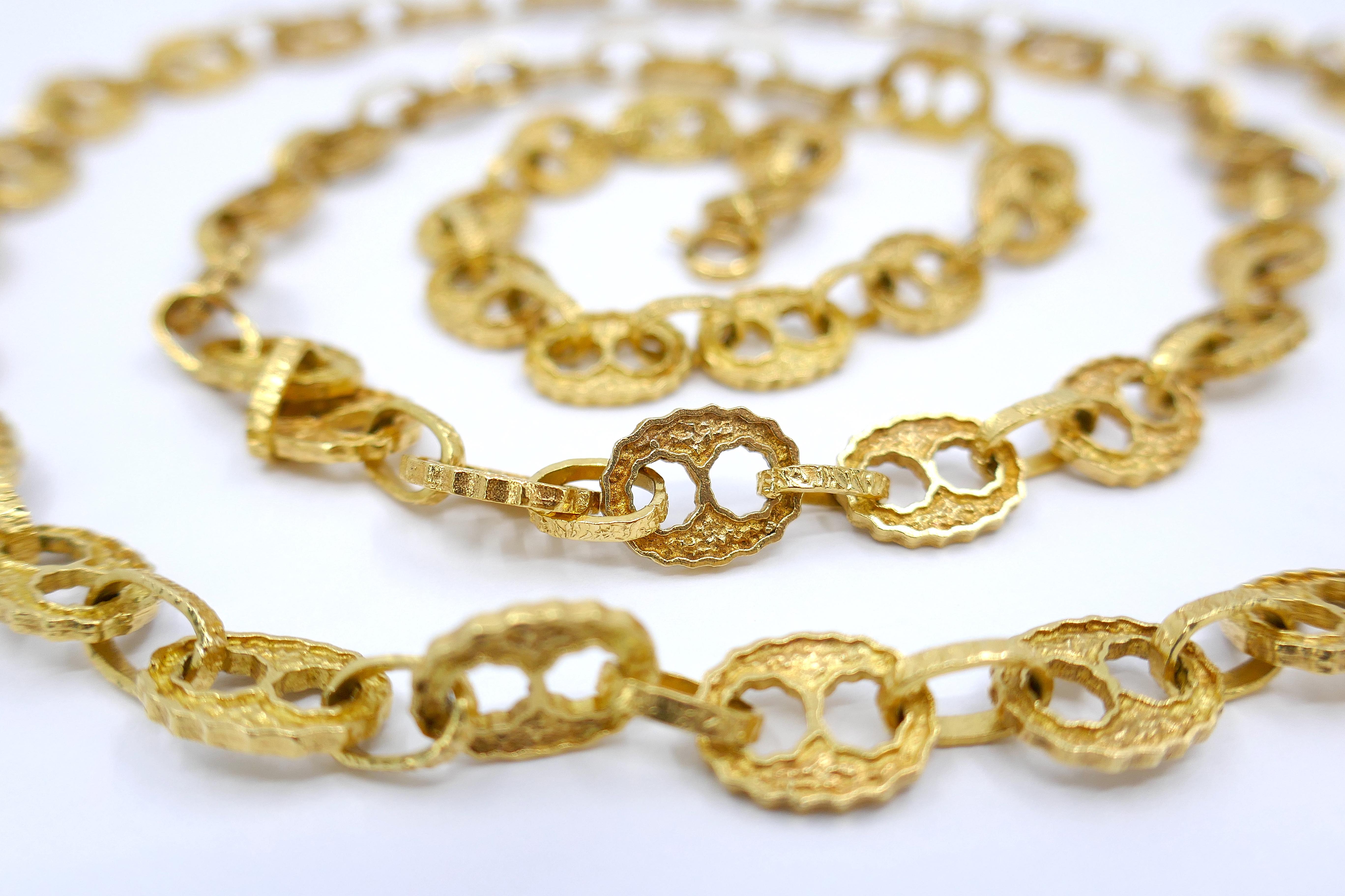 Vintage Hammered Mariner Link Chain Necklace 18k Gold In Good Condition In Beverly Hills, CA
