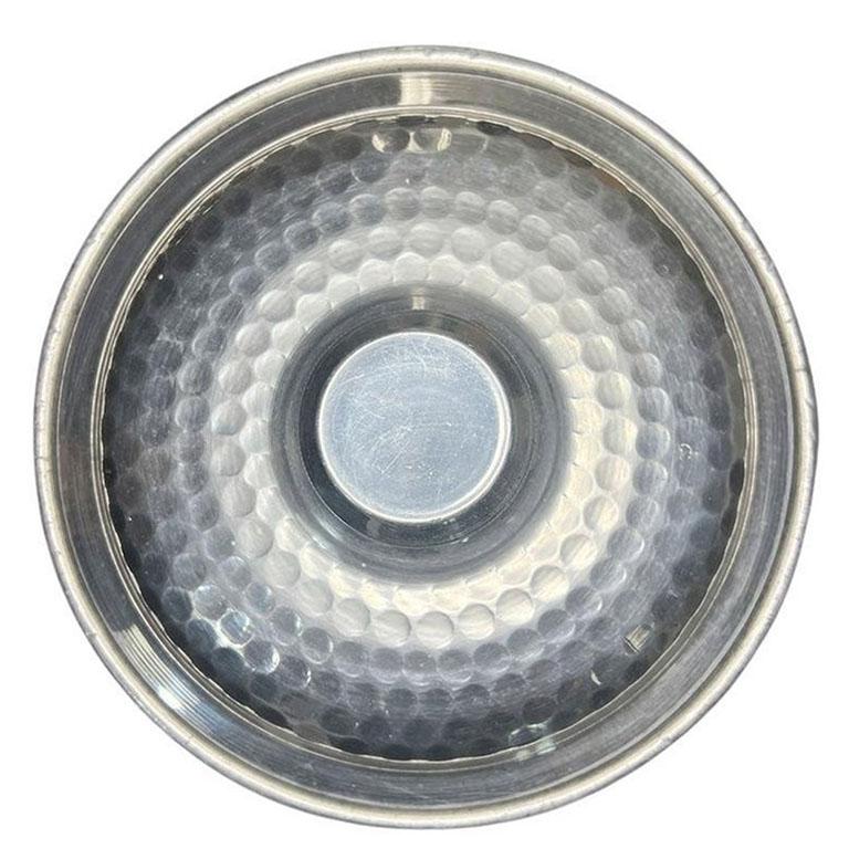 Italiano Secchiello per ghiaccio o champagne italiano in metallo martellato vintage con coperchio in vendita