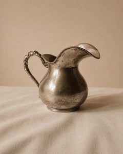 Jarra para la leche vintage chapada en plata con acabado martillado, de Calegaro Padua, década de 1920