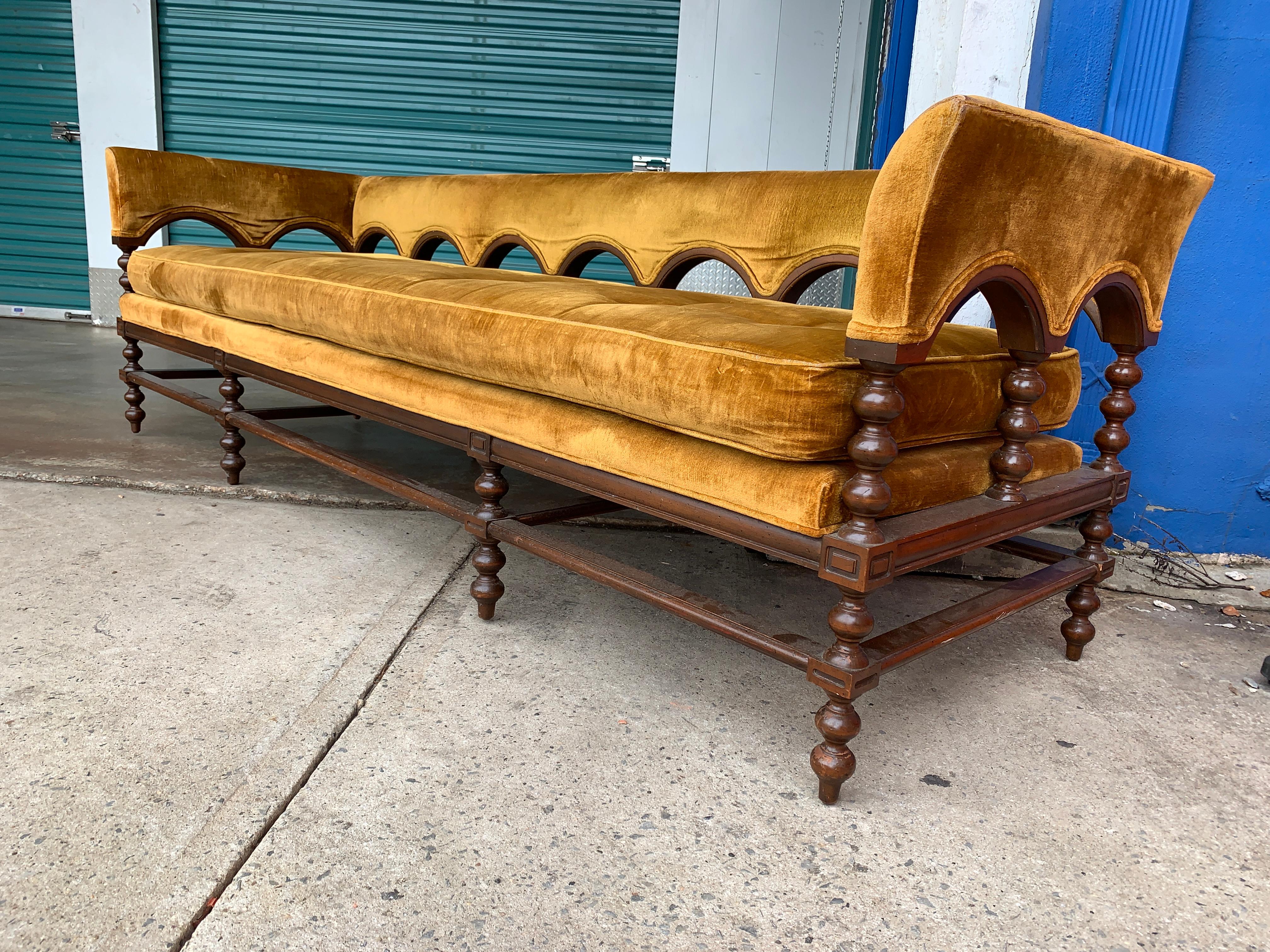 Vintage Hampton House Custom Amber Silk Velvet Regency Romanesque 3-Seat Sofa In Good Condition In Brooklyn, NY