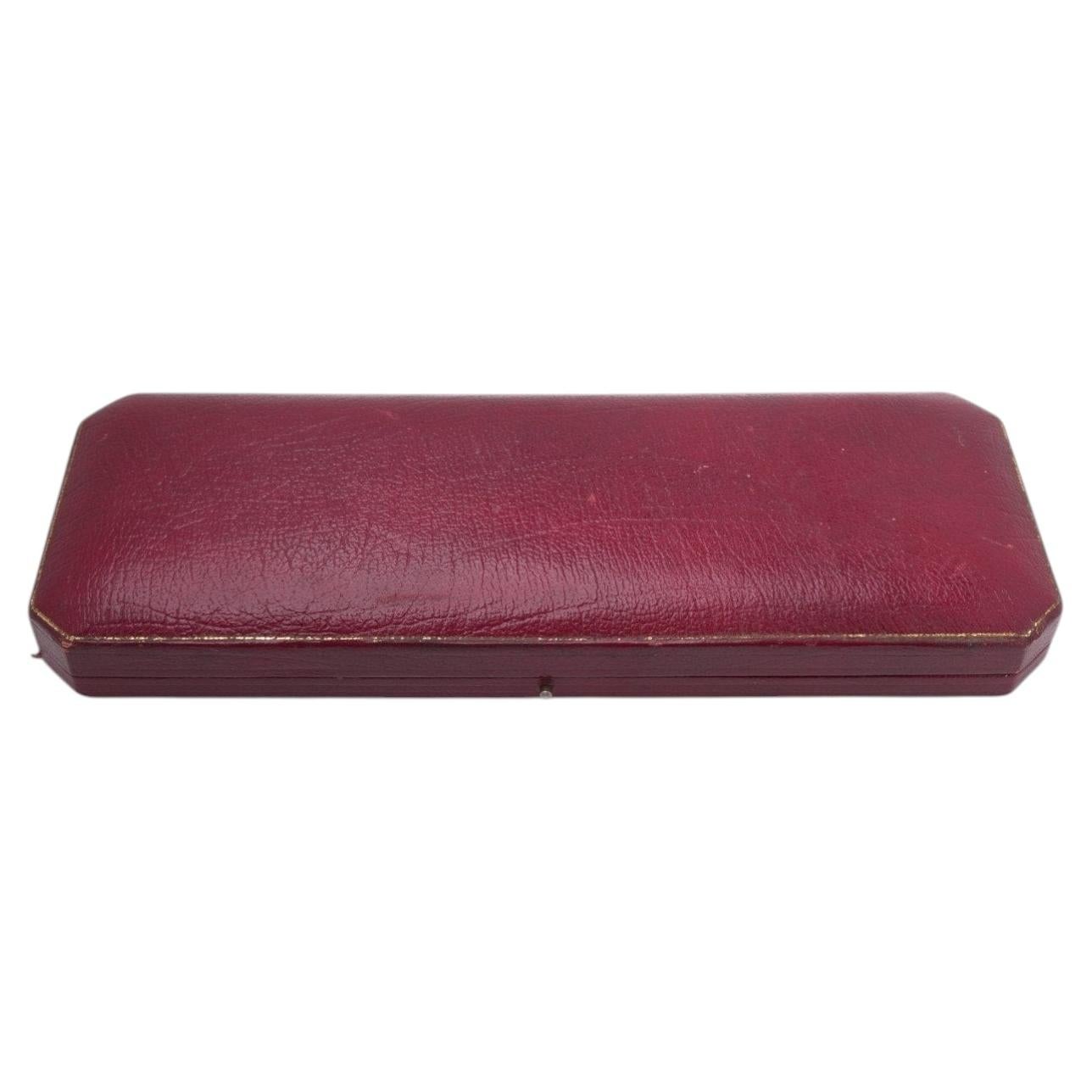 Vintage Hancocks and Co Red Leather Necklace Box, Circa 1950s to 1980s For Sale