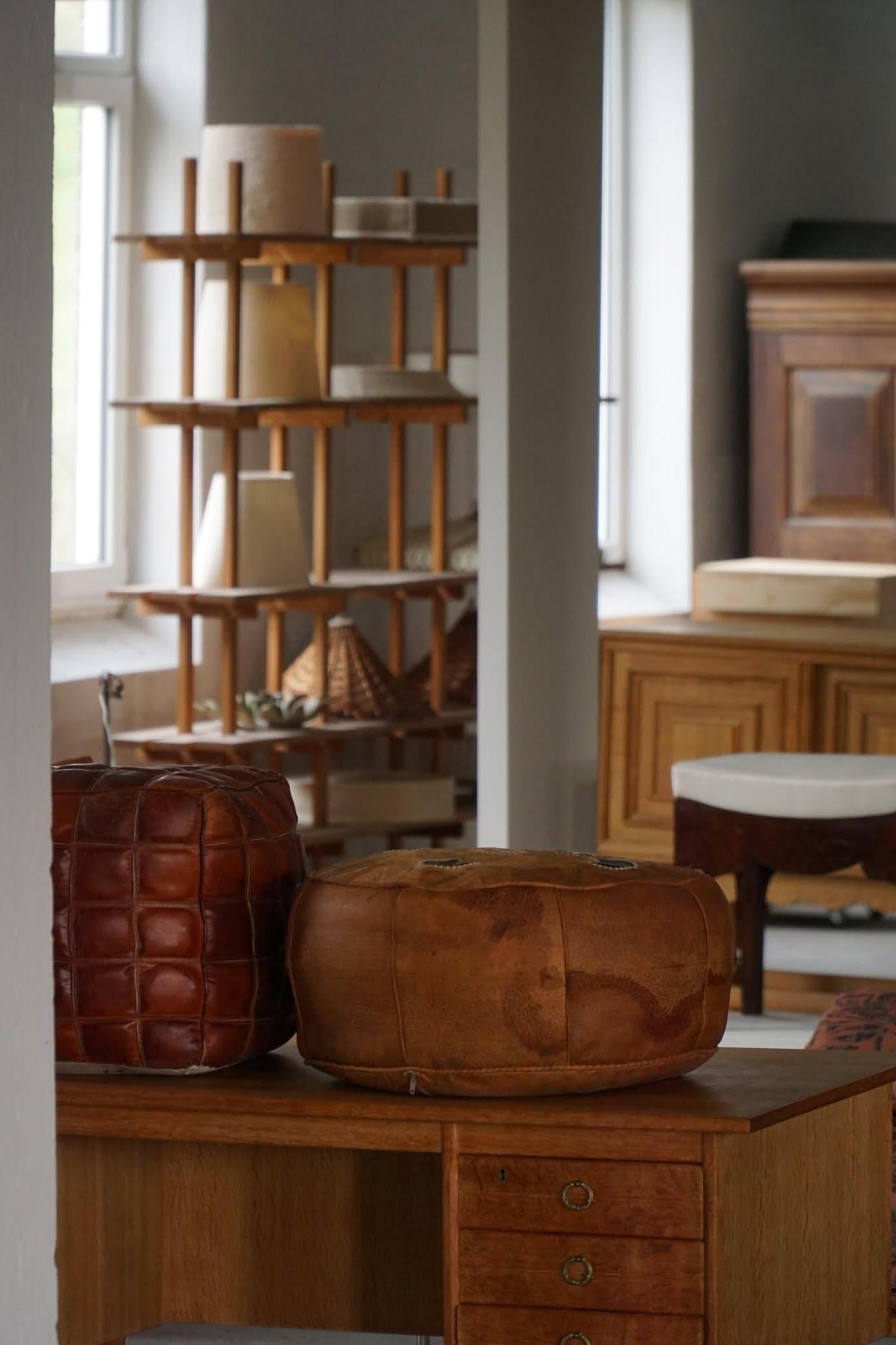 Pouf marocain vintage en cuir de haute qualité avec broderie complexe, 1970 en vente 11