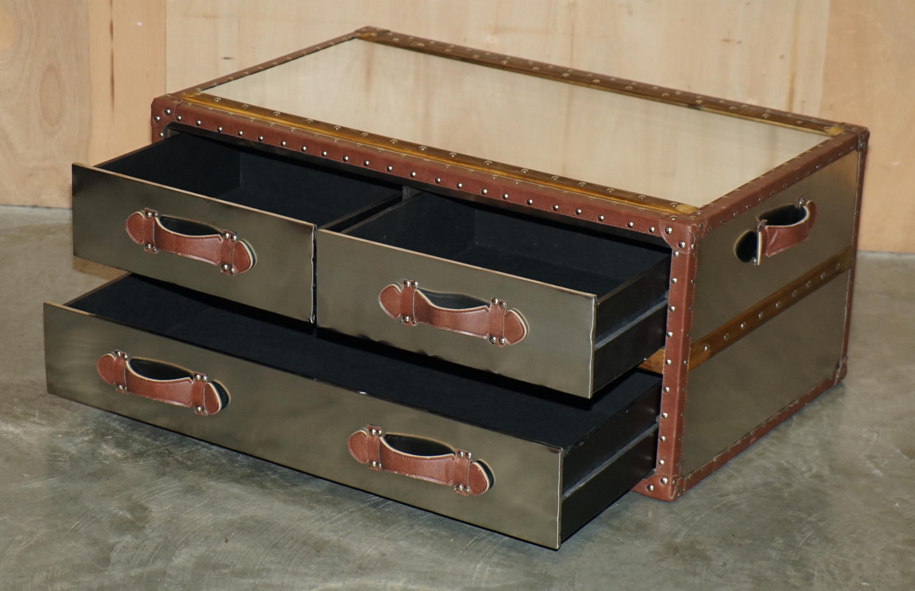 ViNTAGE HAND ALUMINIUM & BROWN LEATHER AVIATOR COFFEE TABLE STORAGE TRUNK CHEST For Sale 7