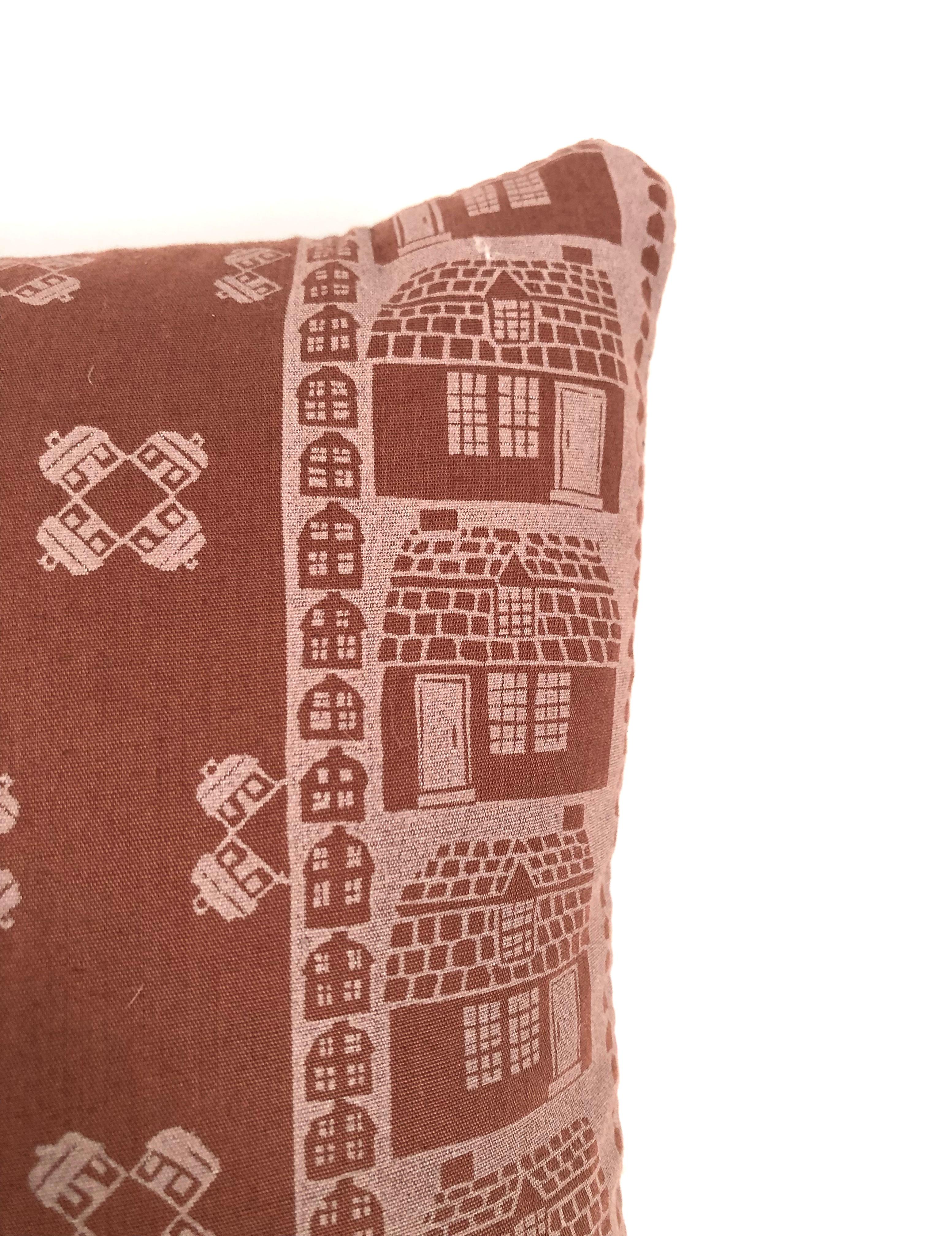 Vintage Hand Block Printed Folly Cove Designers 'Story and a Half House' Pillow In Excellent Condition In Essex, MA