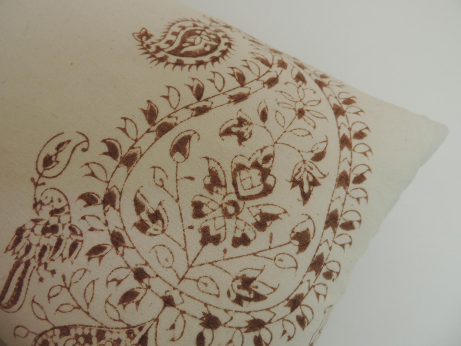 Vintage hand-blocked Indian brown paisley lumbar decorative pillow.
Decorative pillow finished with textured brown linen backing. 
Decorative vintage textile lumbar pillow handcrafted and designed in the 
USA with custom made pillow insert.