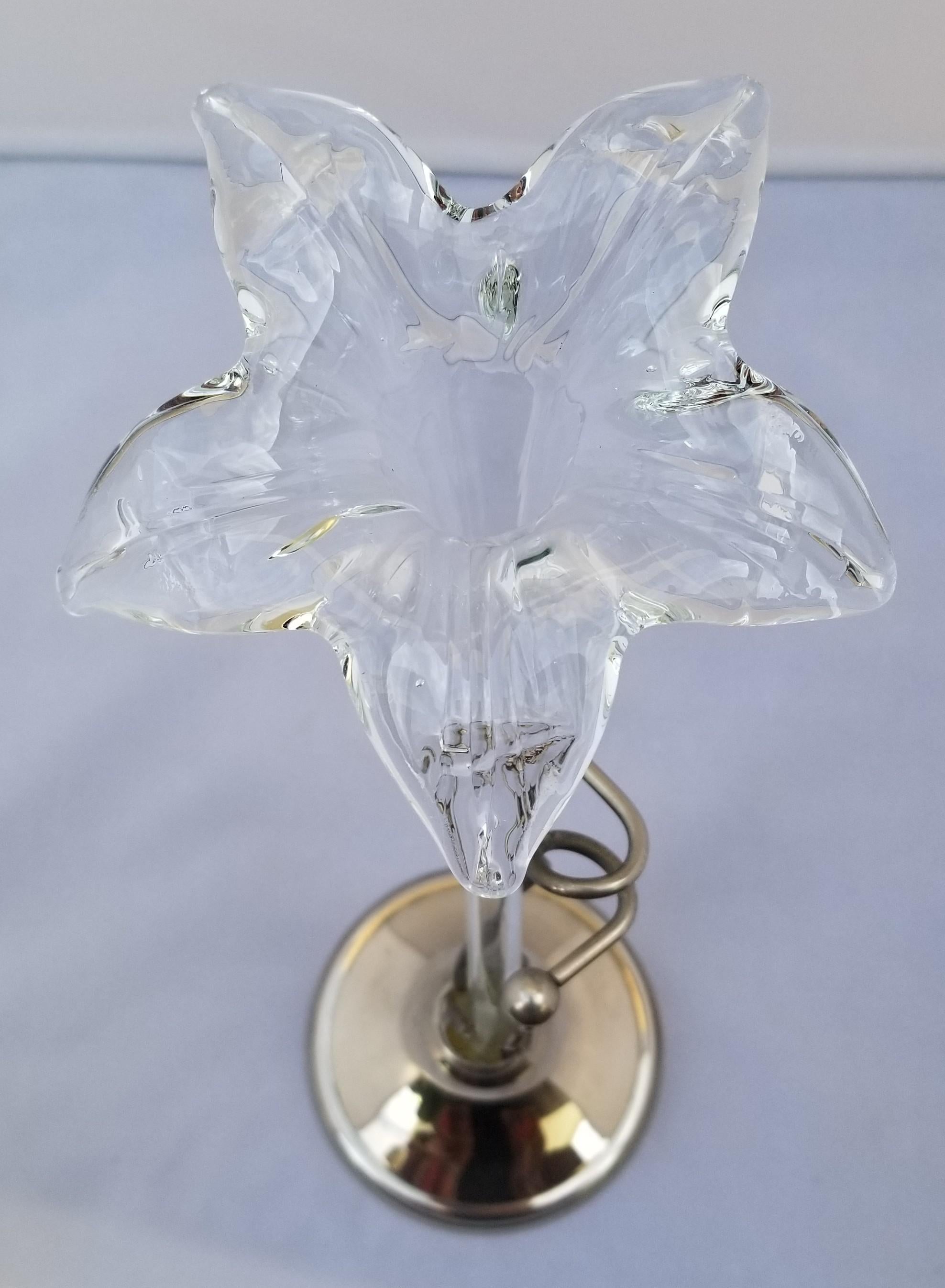 Late 20th Century Vintage Hand-Blown Glass Art Nouveau Style Lily Vase For Sale