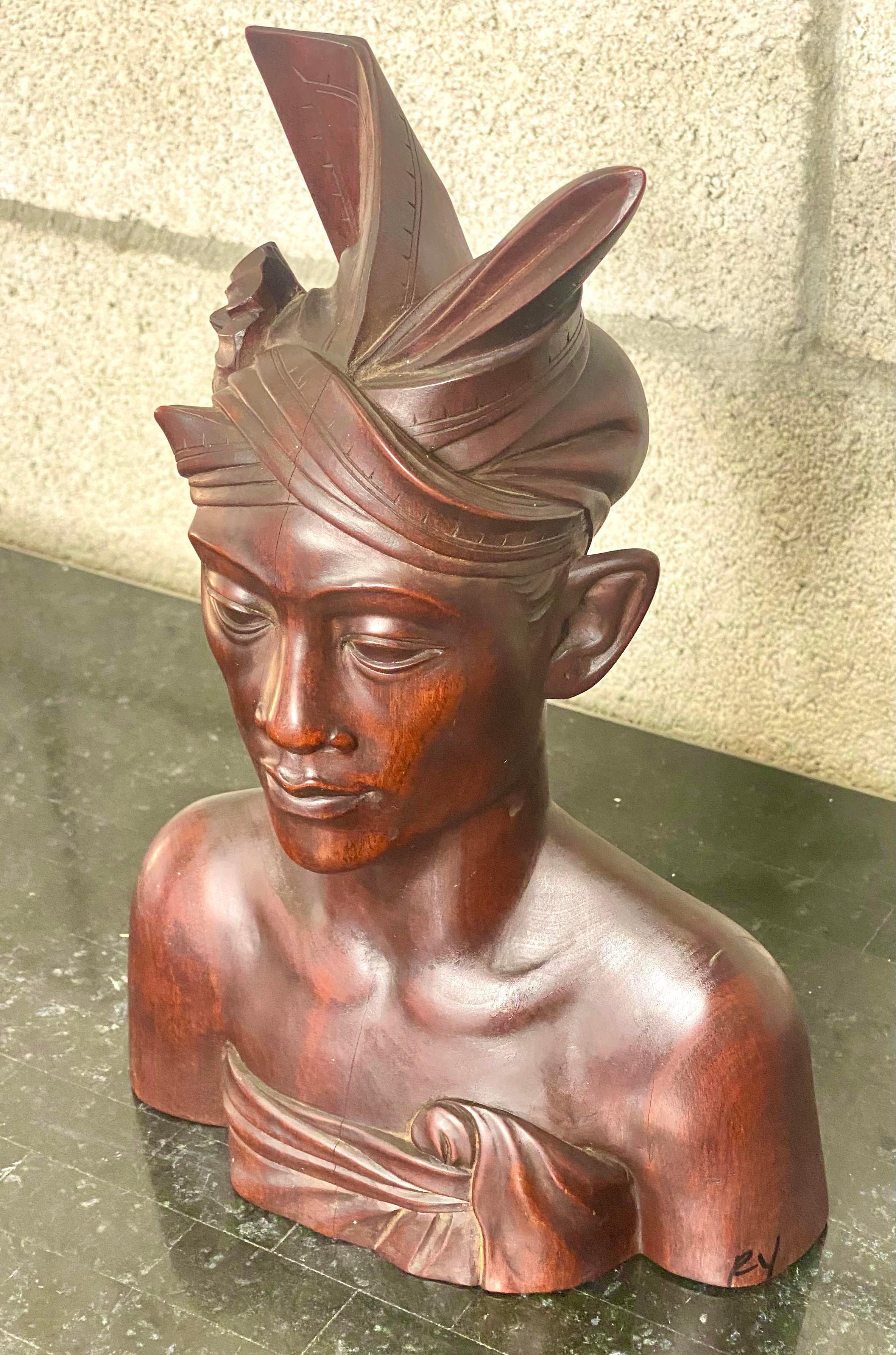 Vintage Hand Carved 1930s Indonesian Bust of Woman In Good Condition In West Palm Beach, FL