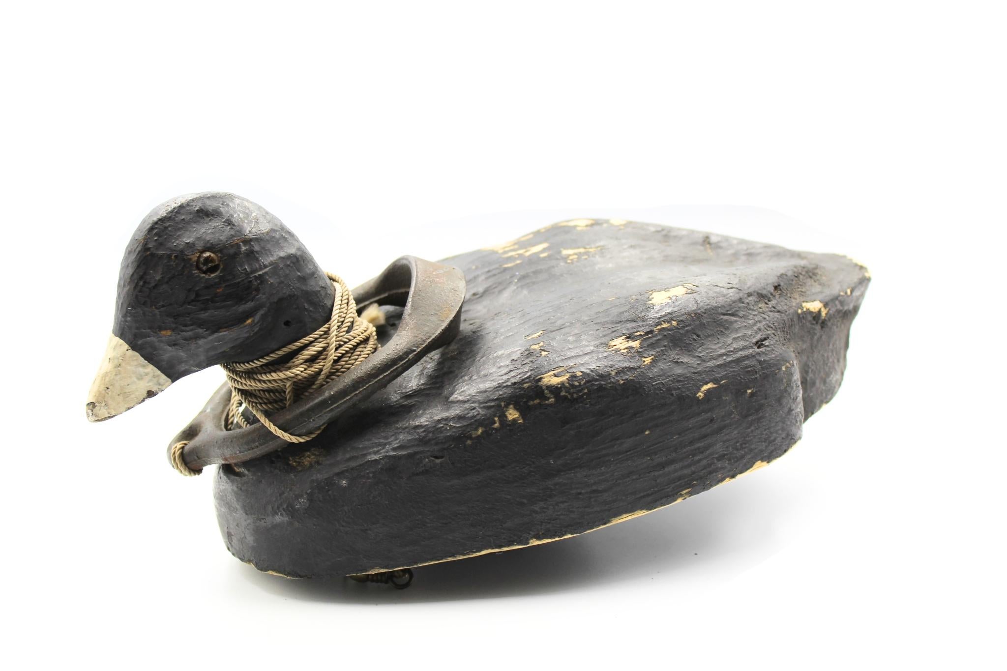 Sculpté Appelant vintage en canard noir sculpté et peint à la main en vente