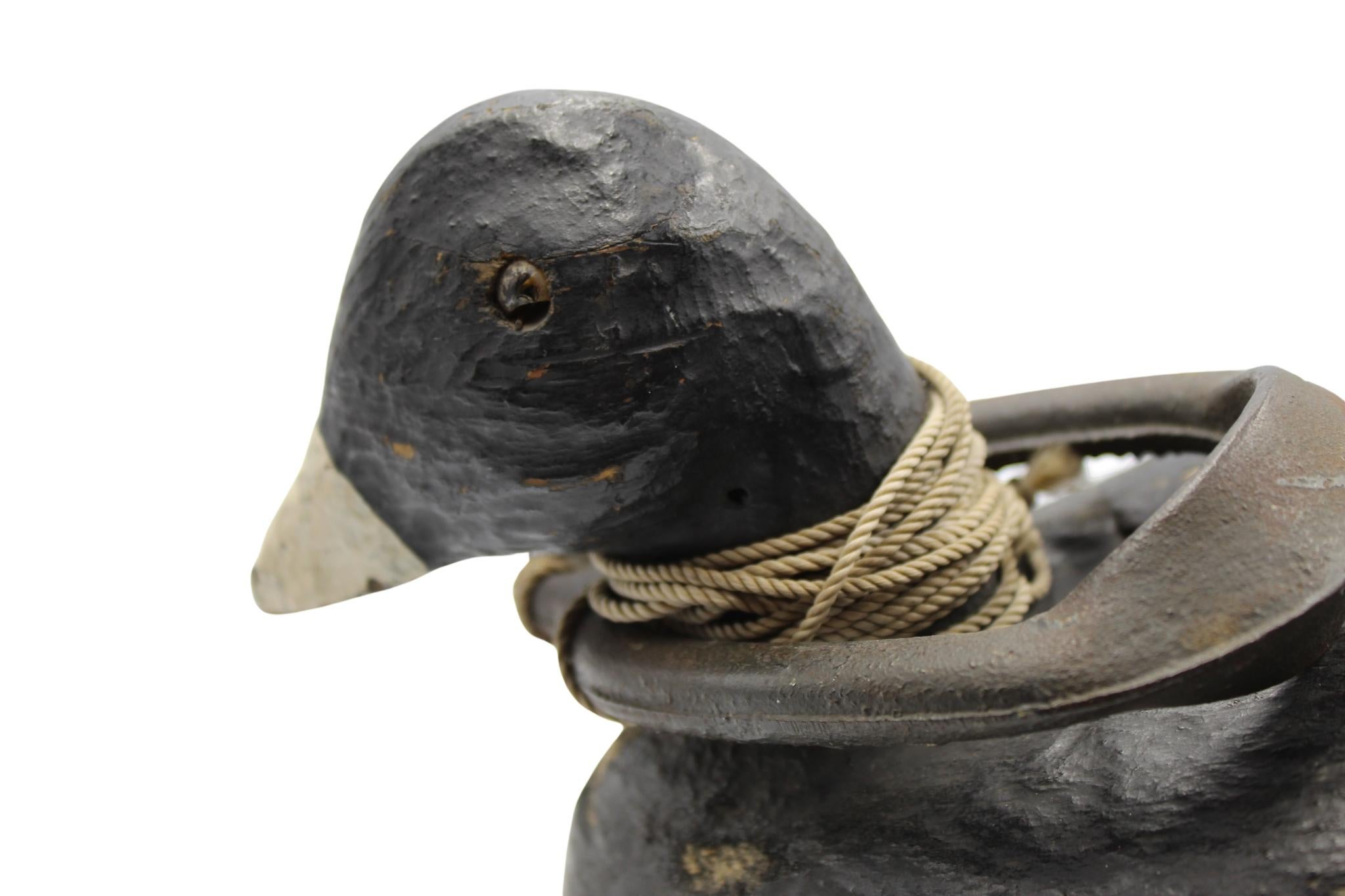 Métal Appelant vintage en canard noir sculpté et peint à la main en vente