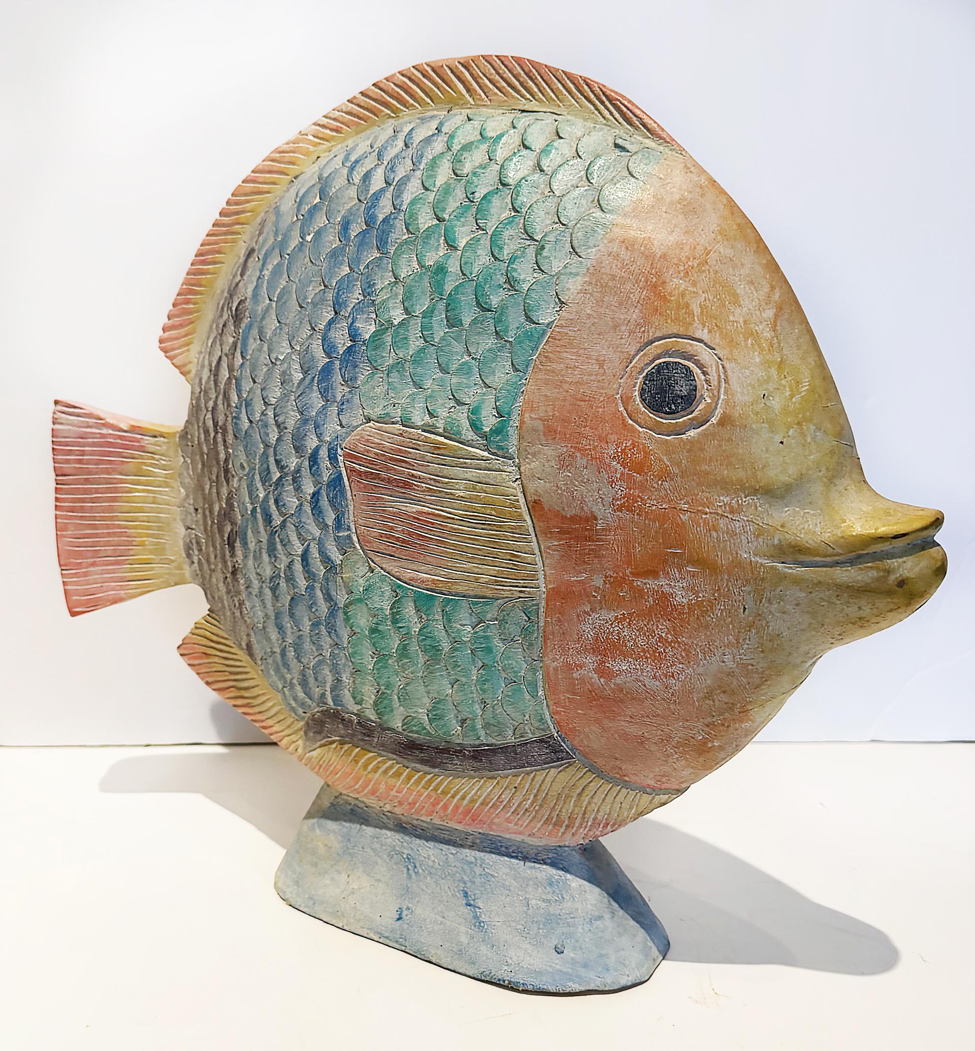 Vintage Hand Carved and Painted Wood Tropical Fish Sculpture In Good Condition For Sale In Miami, FL
