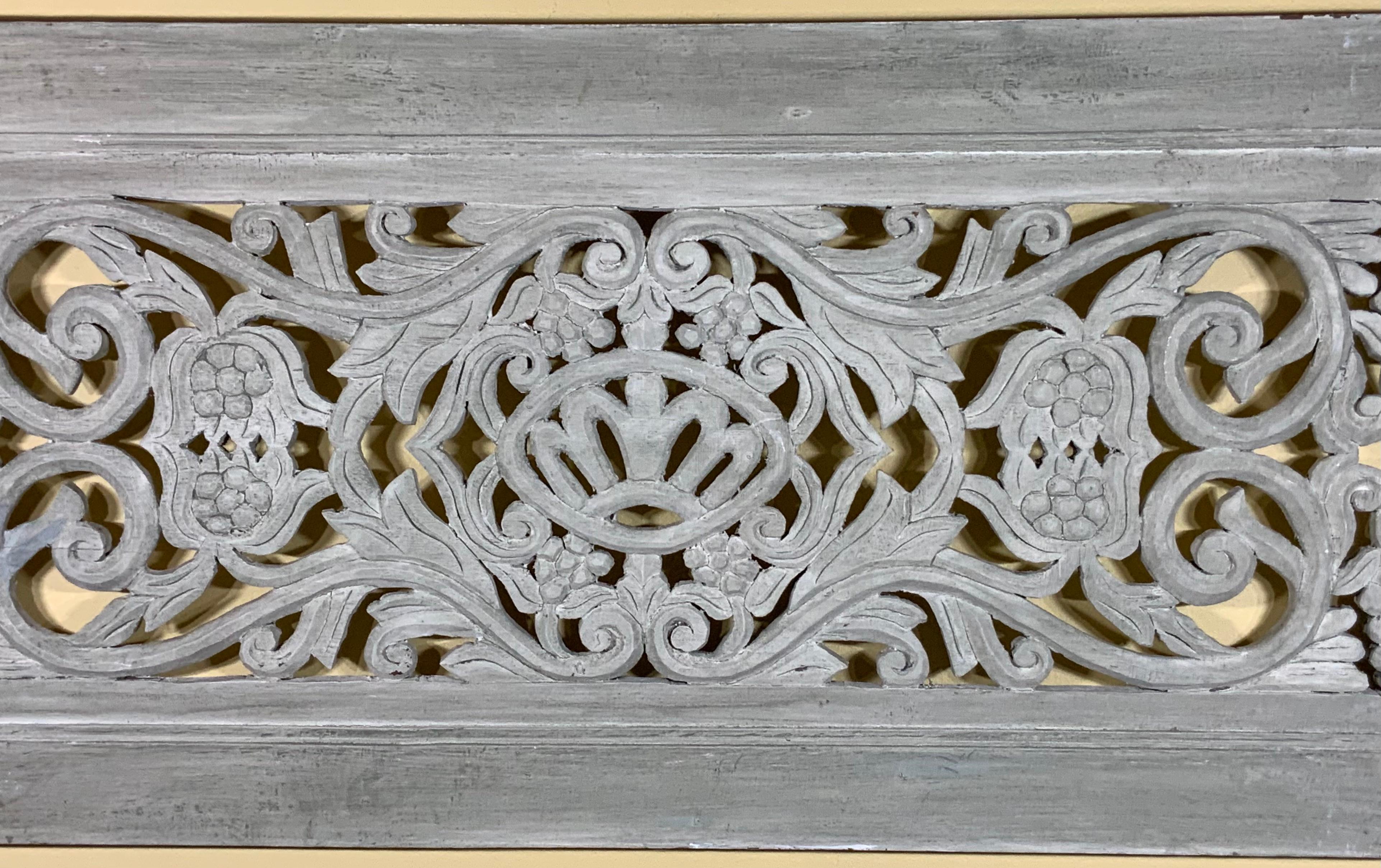 Vintage Hand Carved Architectural Wood Wall Hanging In Good Condition For Sale In Delray Beach, FL