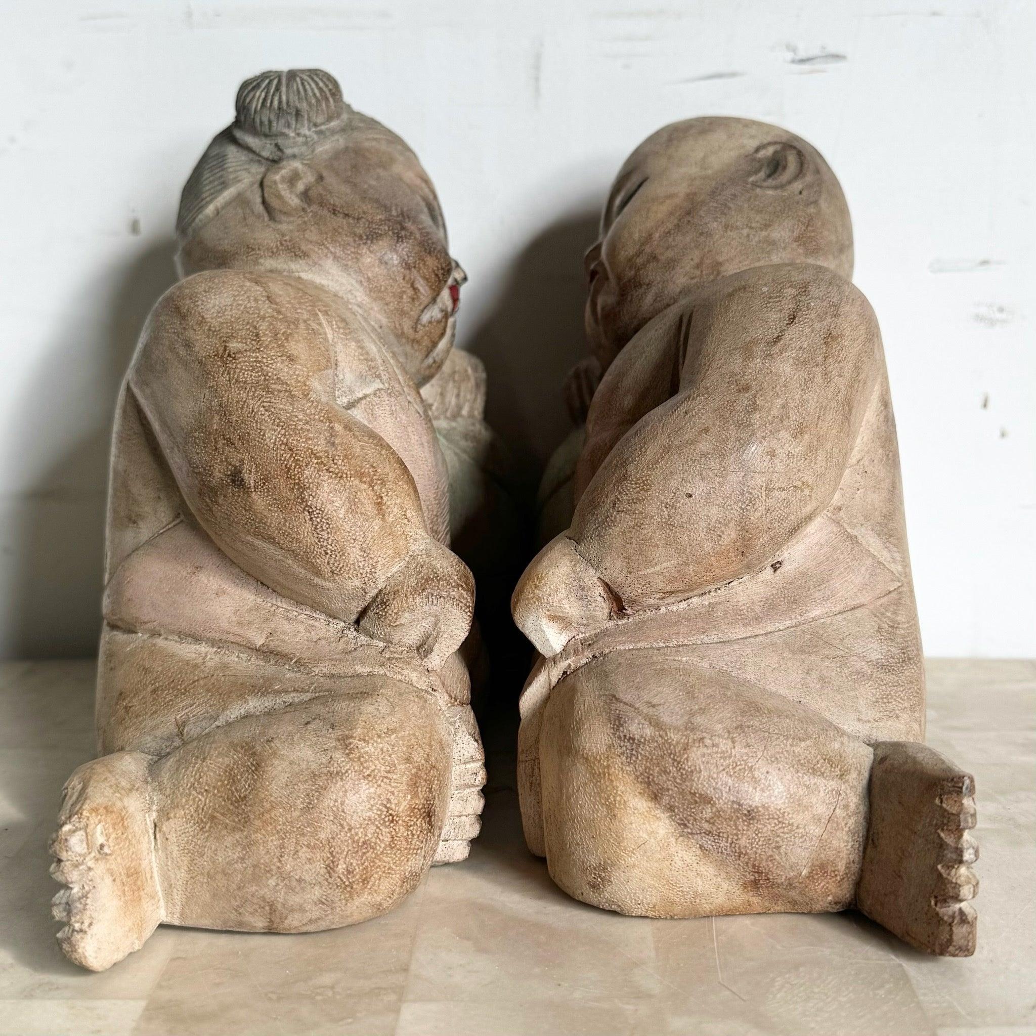 Inconnu Bébés asiatiques en bois vintage sculptés à la main - Lot de 2 en vente