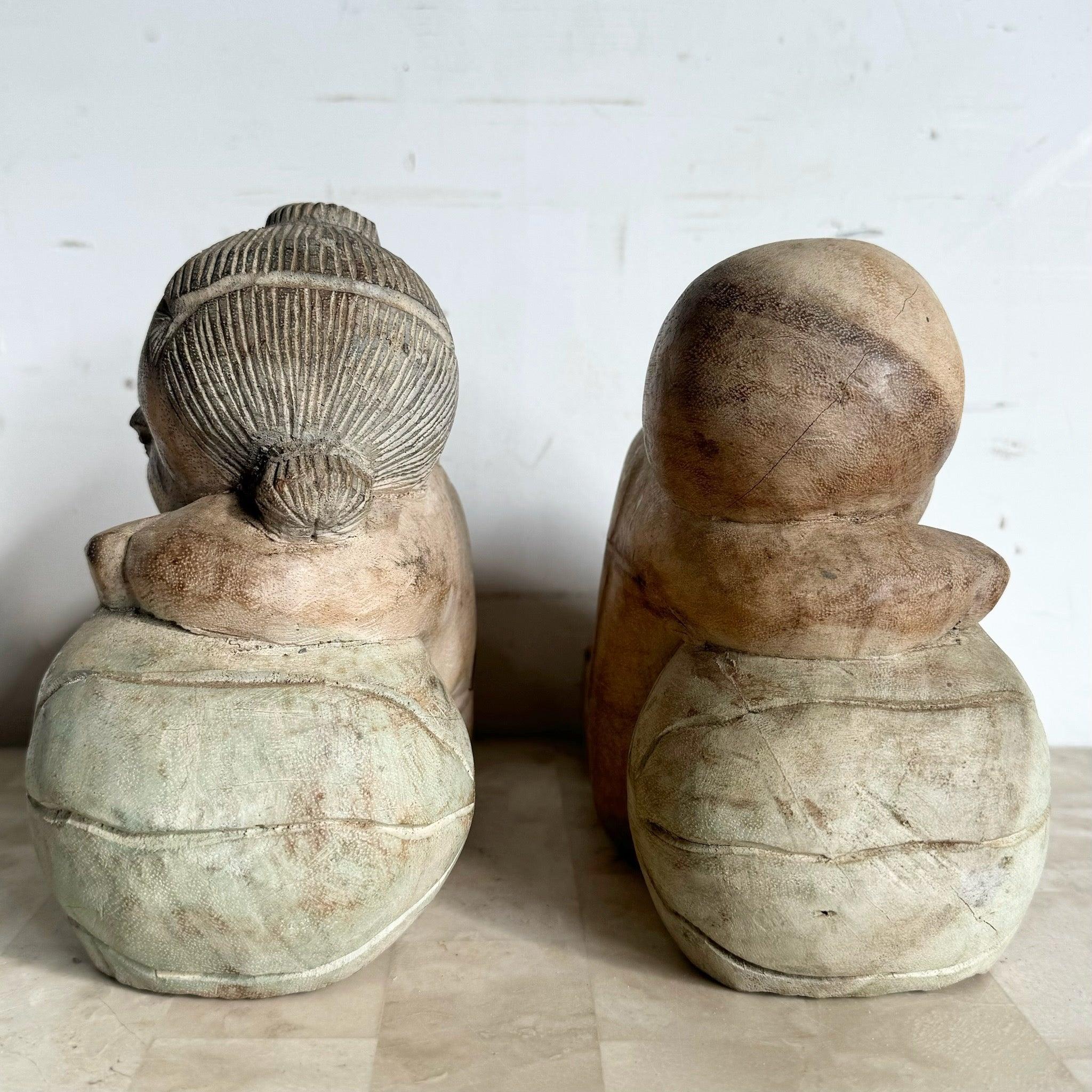 Bébés asiatiques en bois vintage sculptés à la main - Lot de 2 Bon état - En vente à Delray Beach, FL