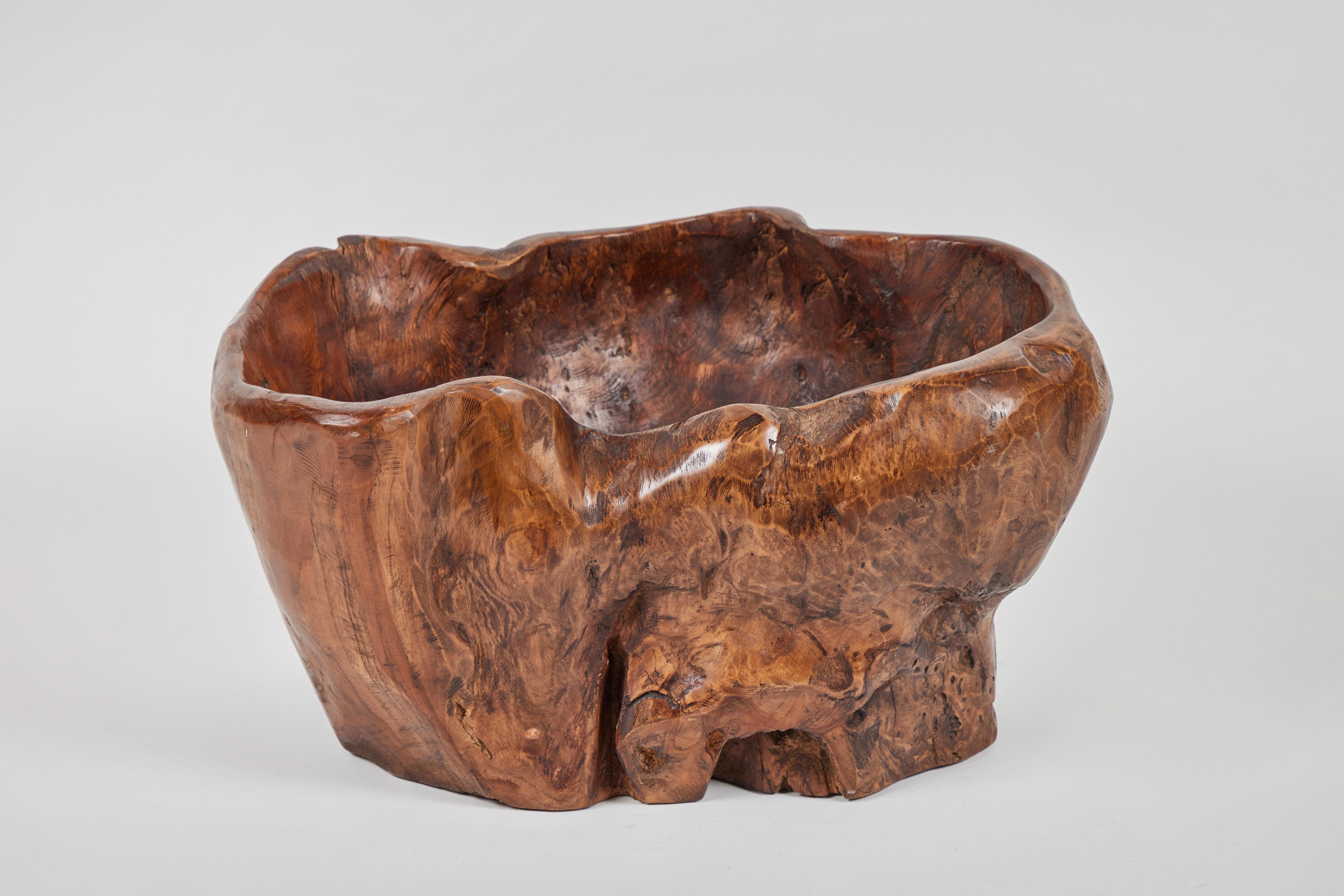 Vintage Hand Carved Burl Walnut Bowl In Good Condition In Pasadena, CA