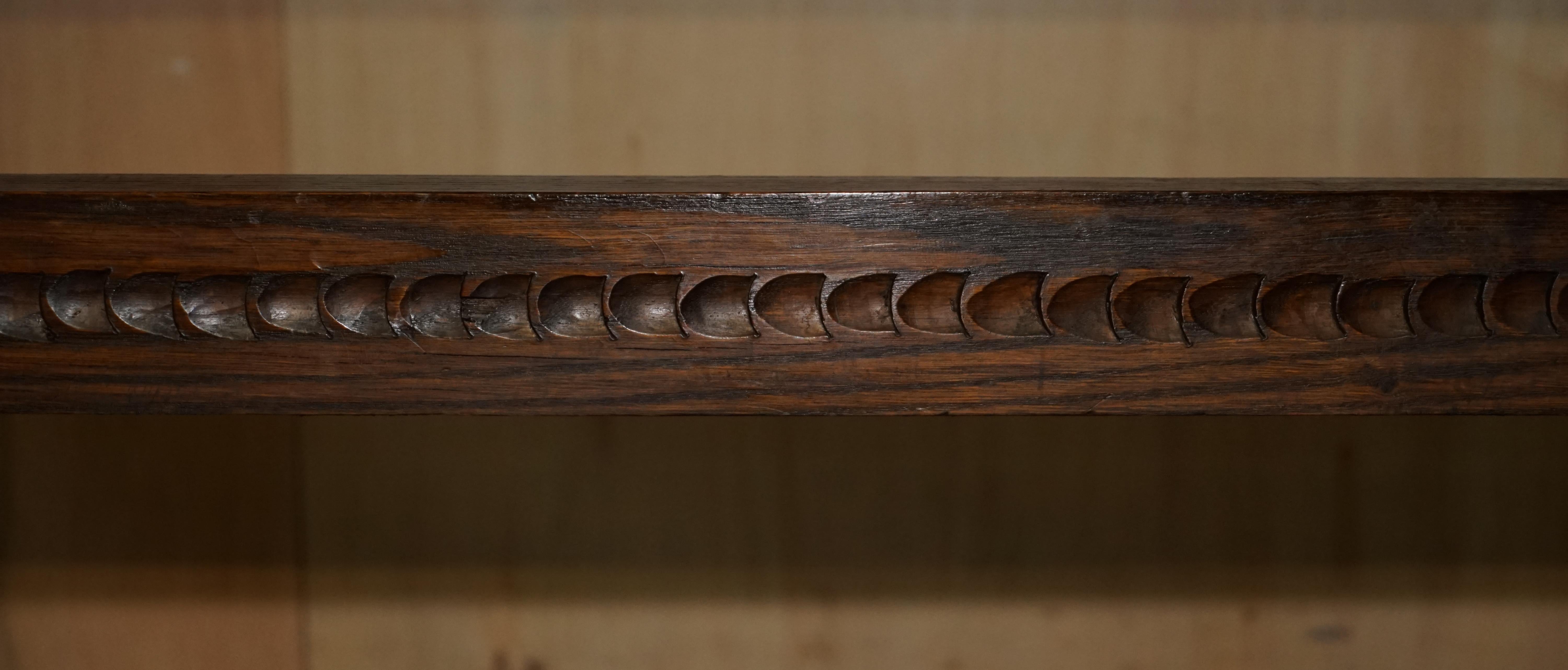 TABLE À MANGER TRESTLE ENGLiSH OAK JACOBEAN STYLE VINTAGE FABRIQUÉ À LA MAIN, ANNÉES 1950 en vente 3