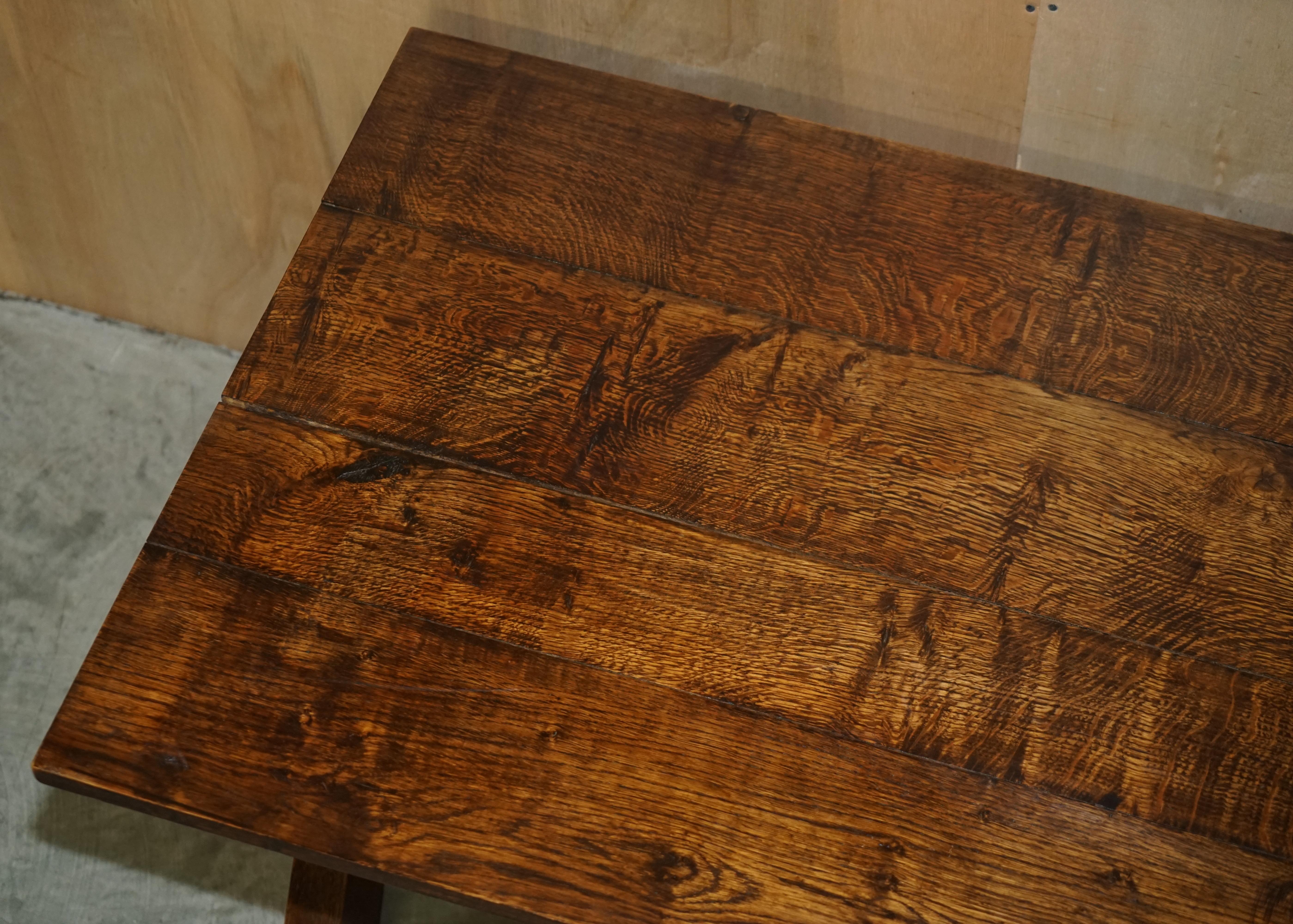 TABLE À MANGER TRESTLE ENGLiSH OAK JACOBEAN STYLE VINTAGE FABRIQUÉ À LA MAIN, ANNÉES 1950 en vente 6