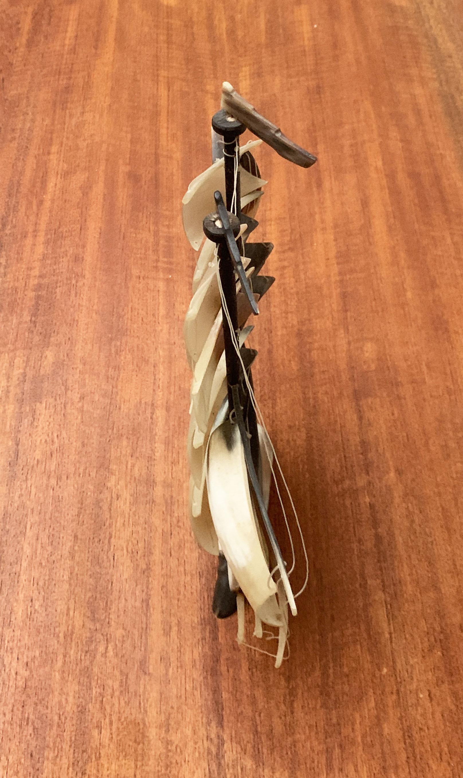 Vintage Hand geschnitzt Cow Horn Segelschiff Folk Art Sculpture im Angebot 4