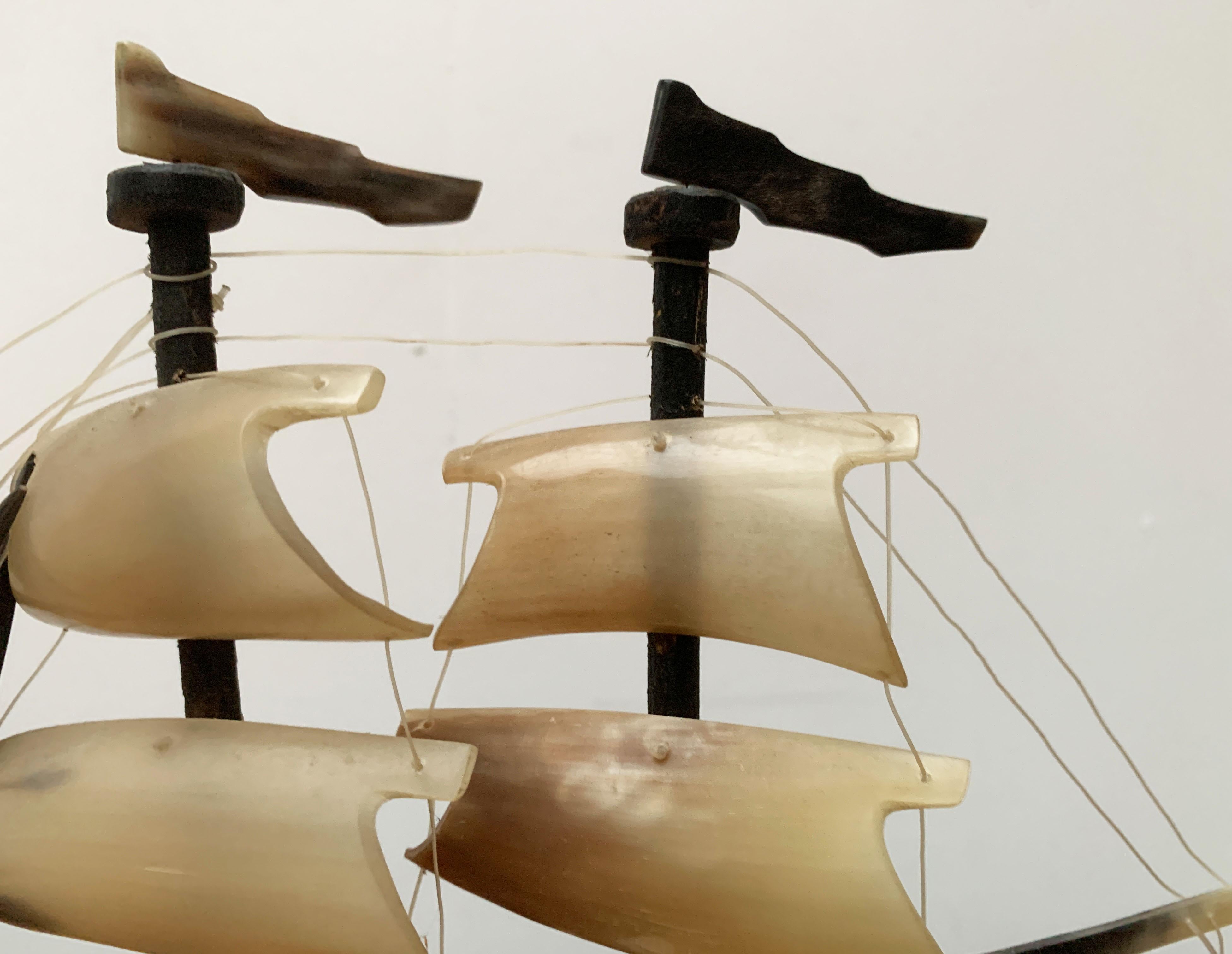 Vintage Hand geschnitzt Cow Horn Segelschiff Folk Art Sculpture im Angebot 1
