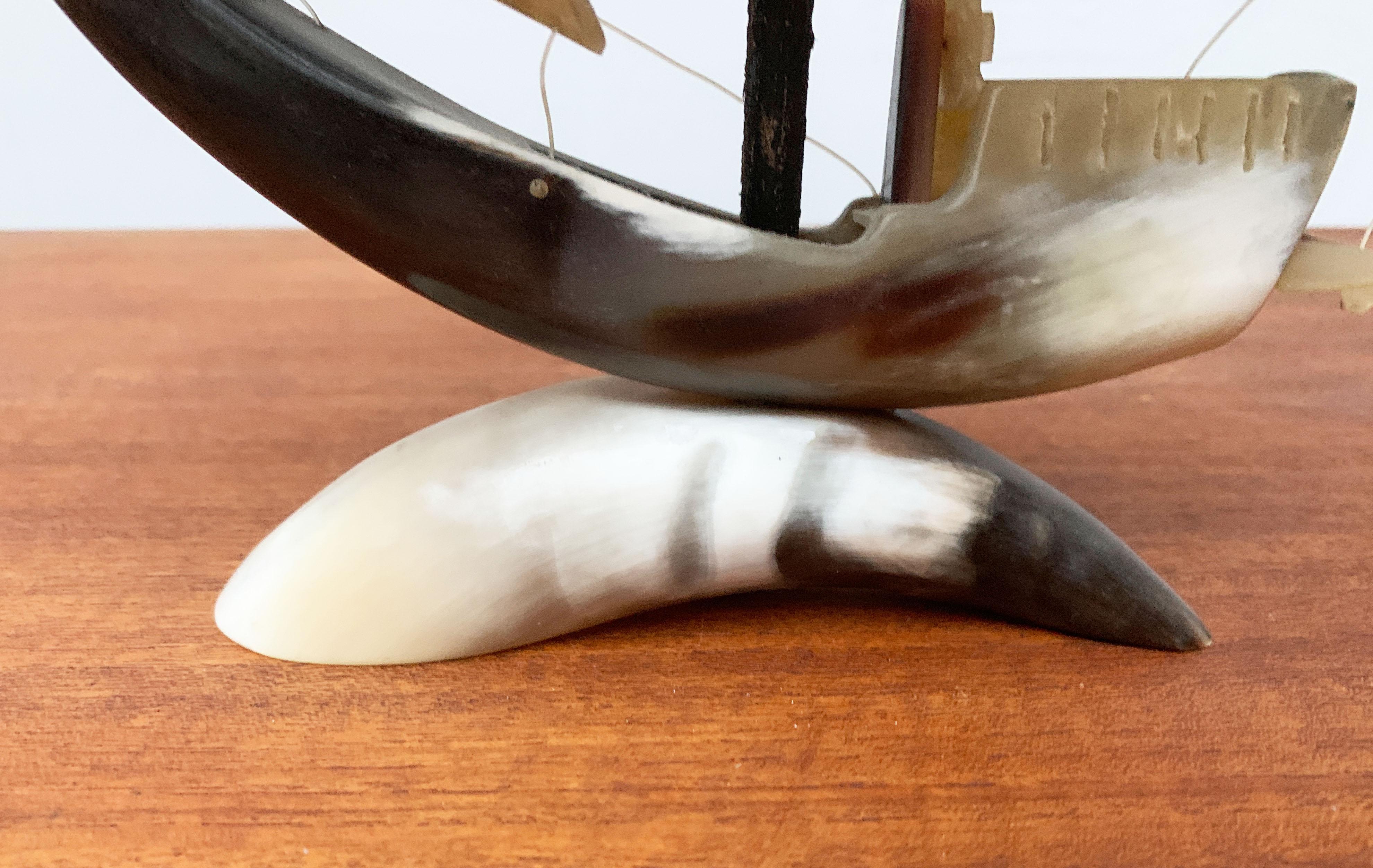 Vintage Hand geschnitzt Cow Horn Segelschiff Folk Art Sculpture im Angebot 2