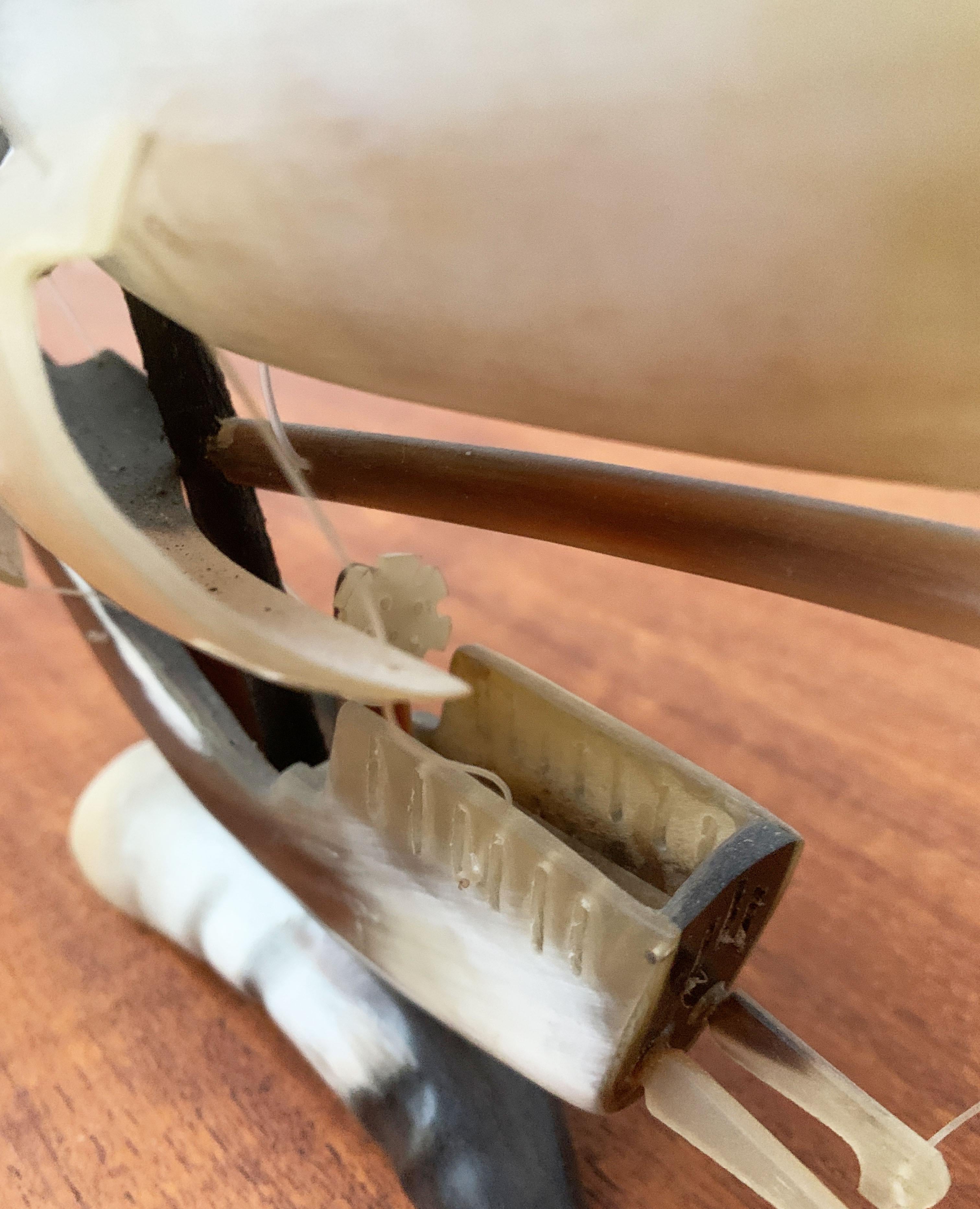 Vintage Hand geschnitzt Cow Horn Segelschiff Folk Art Sculpture im Angebot 3