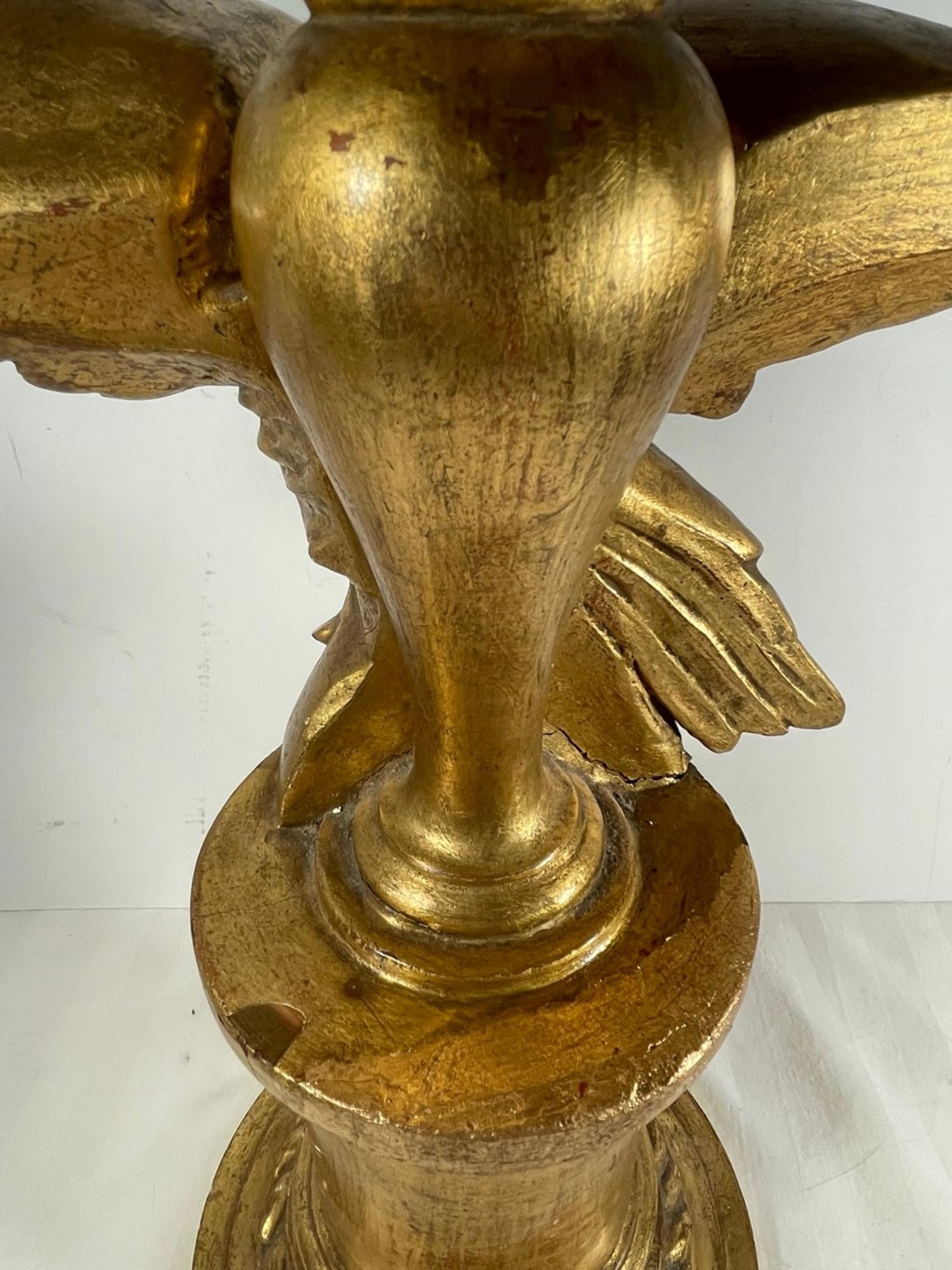 Neoklassizistische Vintage-Tischlampe aus vergoldetem Holz mit handgeschnitztem Adler, Vintage. im Angebot 3