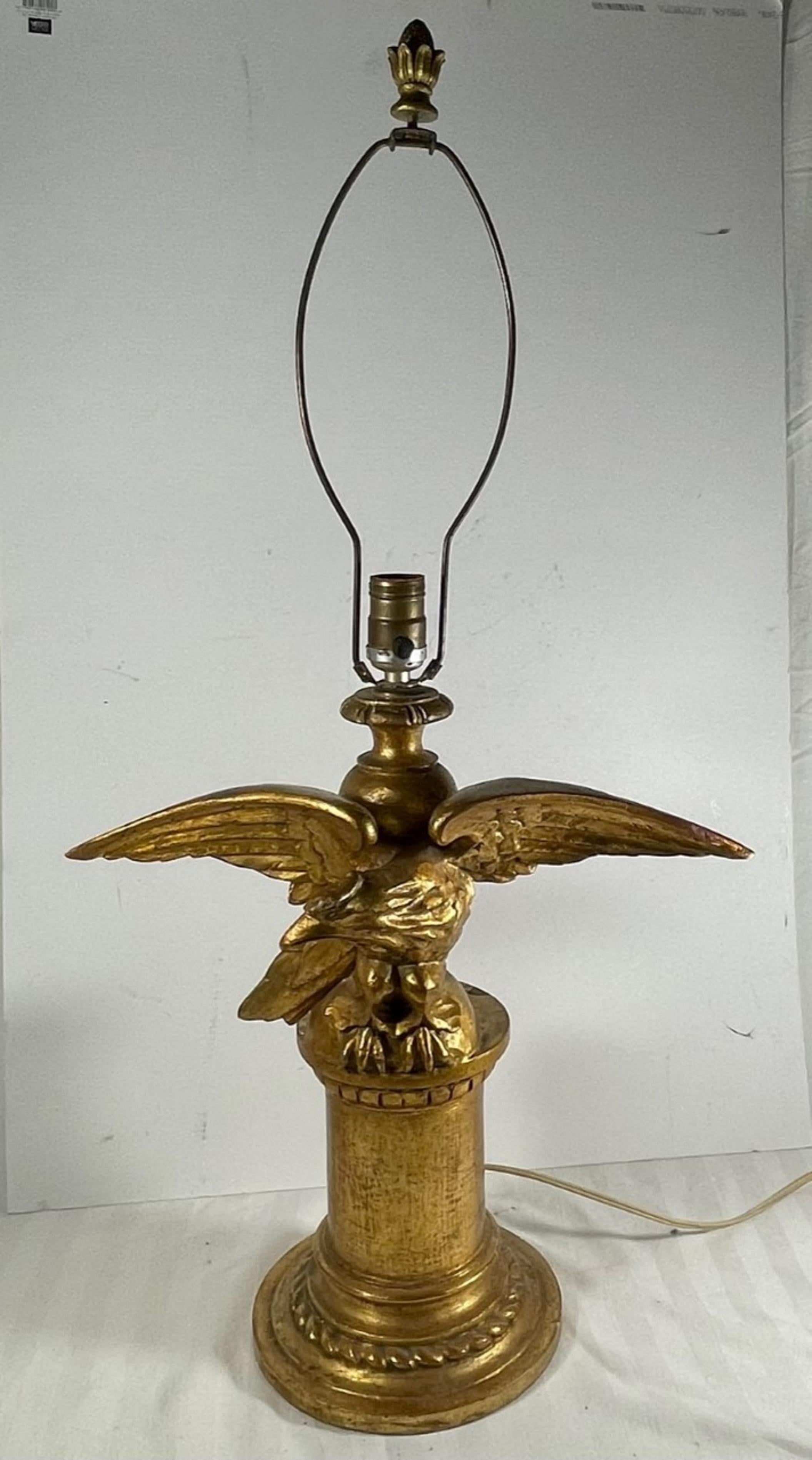 Italian Vintage Hand Carved Eagle Neoclassical Giltwood Table Lamp. For Sale