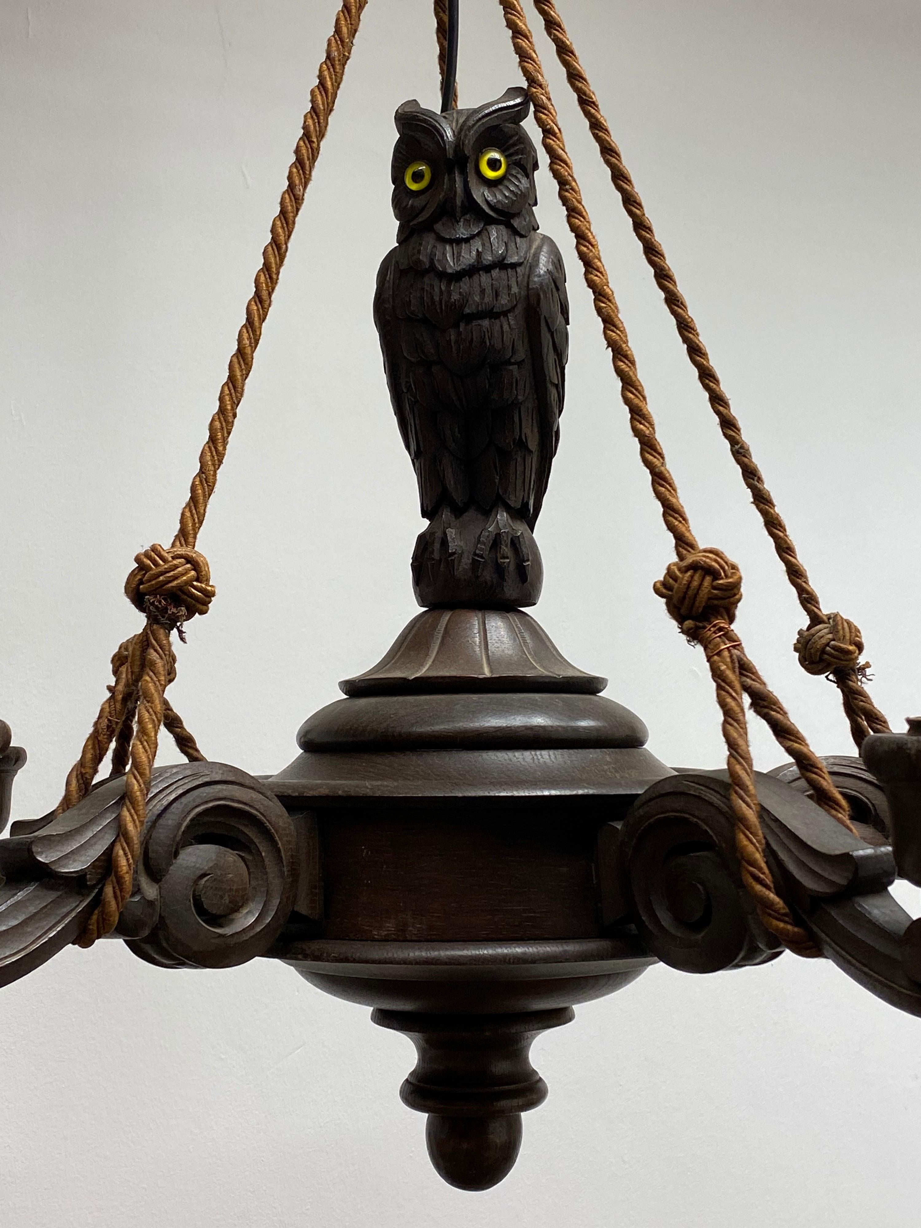 Vintage Hand Carved German Black Forest Chandelier with an Owl Sculpture, 1930s 1