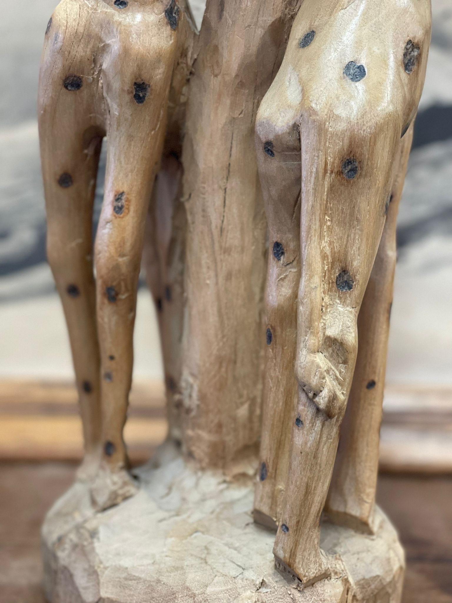 Vintage Hand Carved Giraffe Wooden Sculpture. For Sale 1