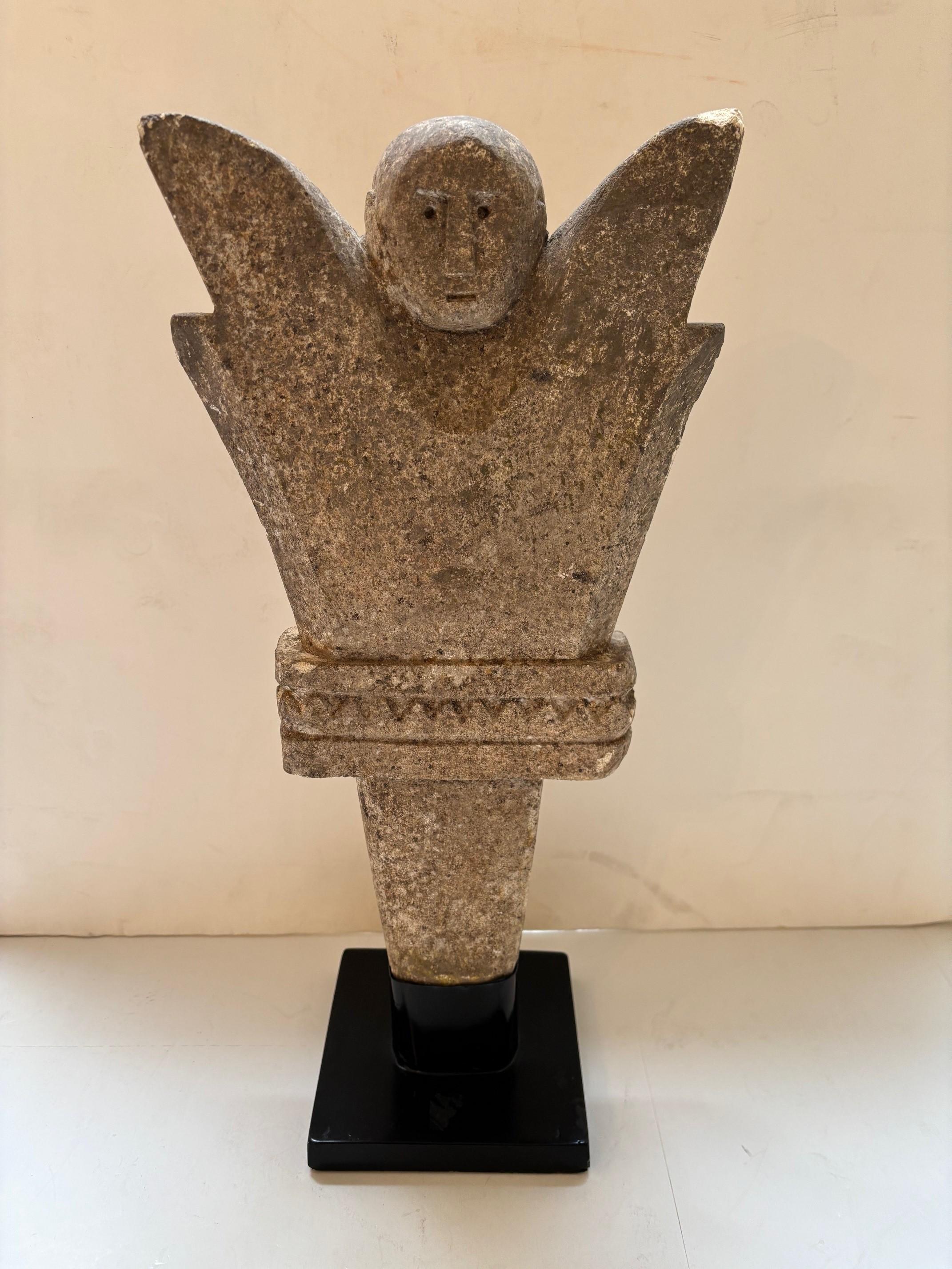 Escultura primitiva vintage de piedra arenisca tallada a mano por Timor Design Tallado en venta