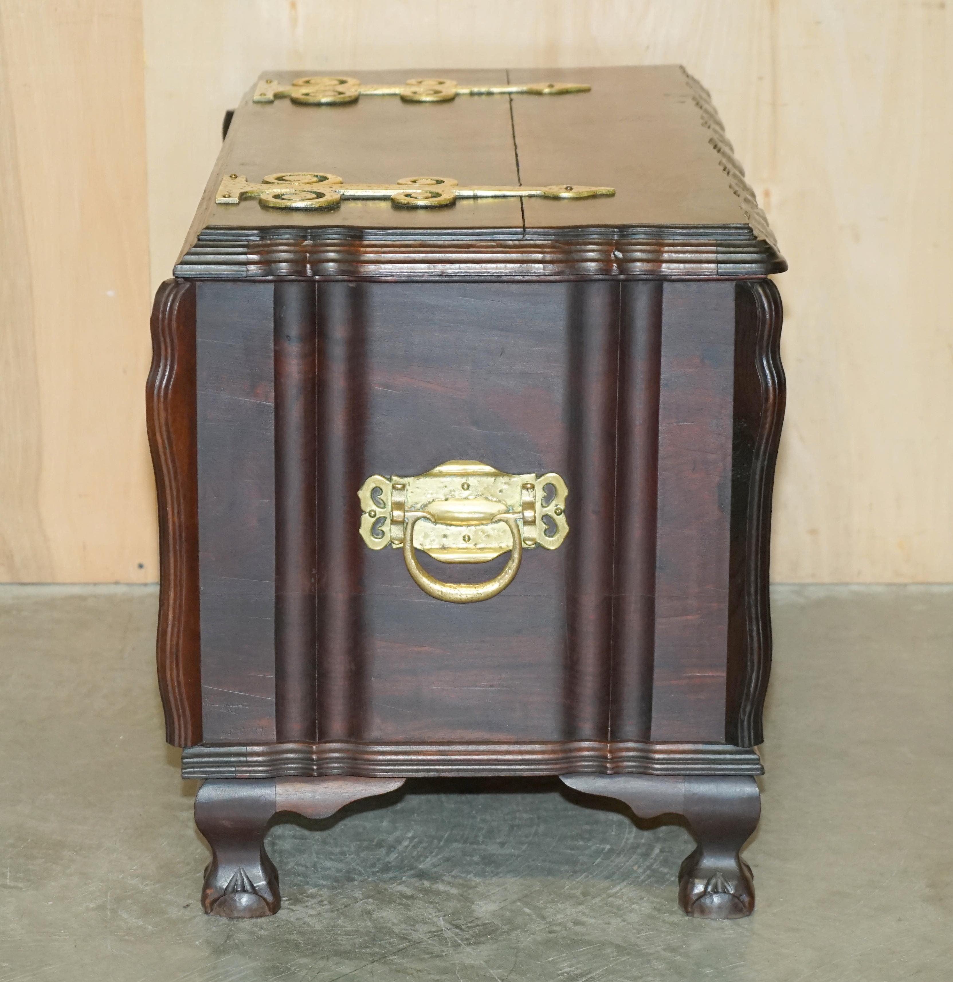 ViNTAGE HAND CARVED HARDWOOD TRUNK OR CHEST WITH ORNATE OVERSIZED BRASS FITTINGS For Sale 4