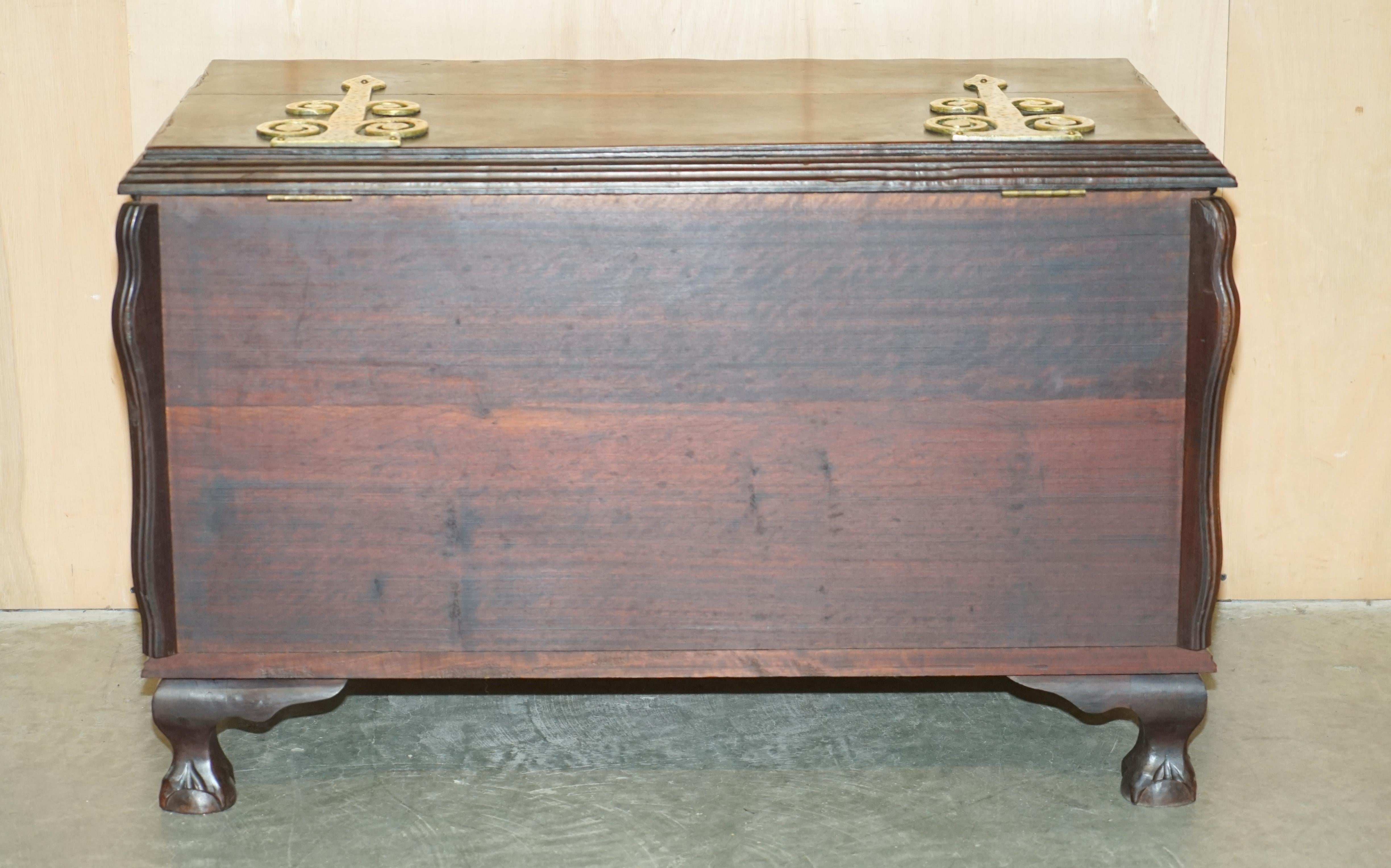 ViNTAGE HAND CARVED HARDWOOD TRUNK OR CHEST WITH ORNATE OVERSIZED BRASS FITTINGS For Sale 5