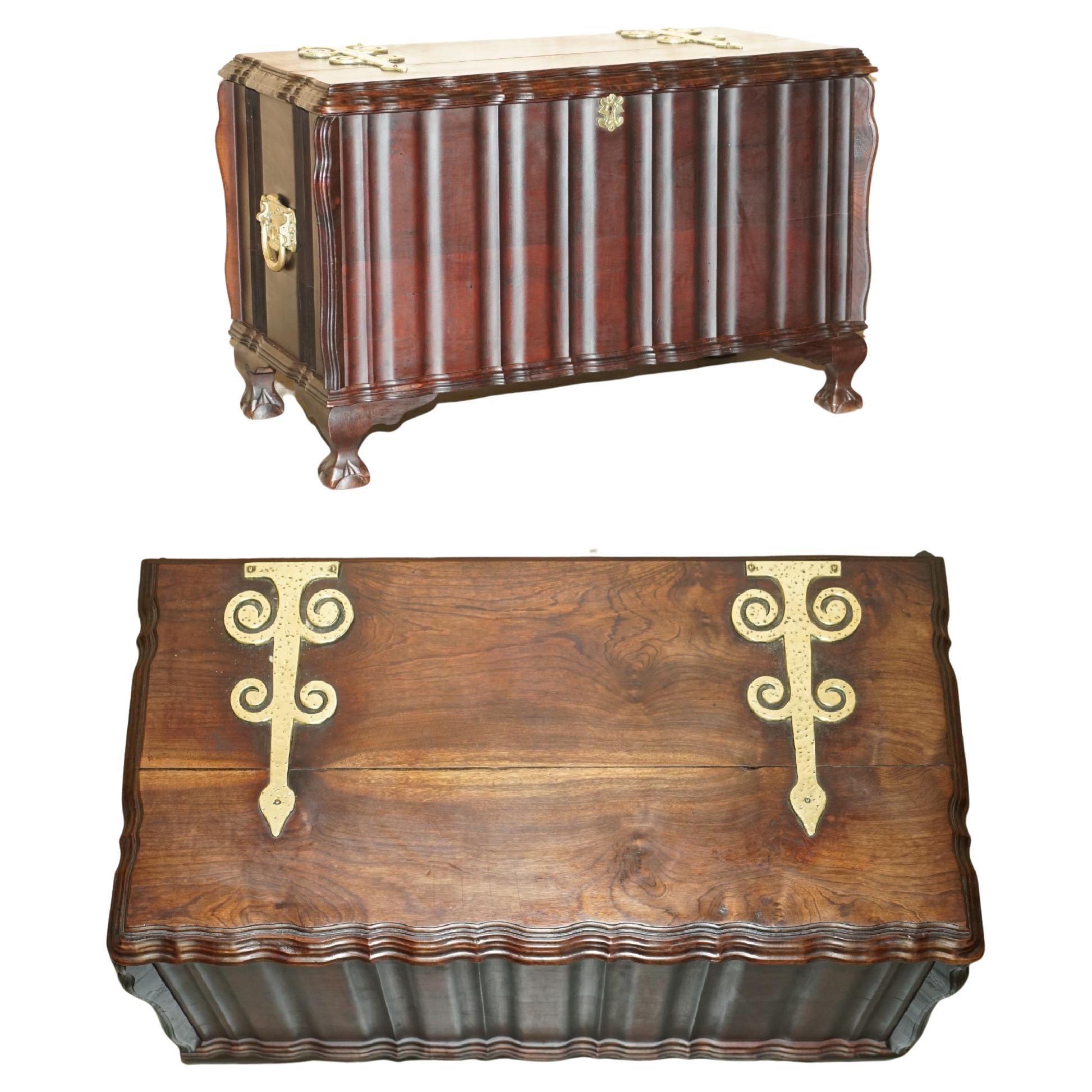 ViNTAGE HAND CARved HARDWOOD TRUNK OR CHEST WITH ORNATE OVERSIZED BRASS FITTINGS im Angebot
