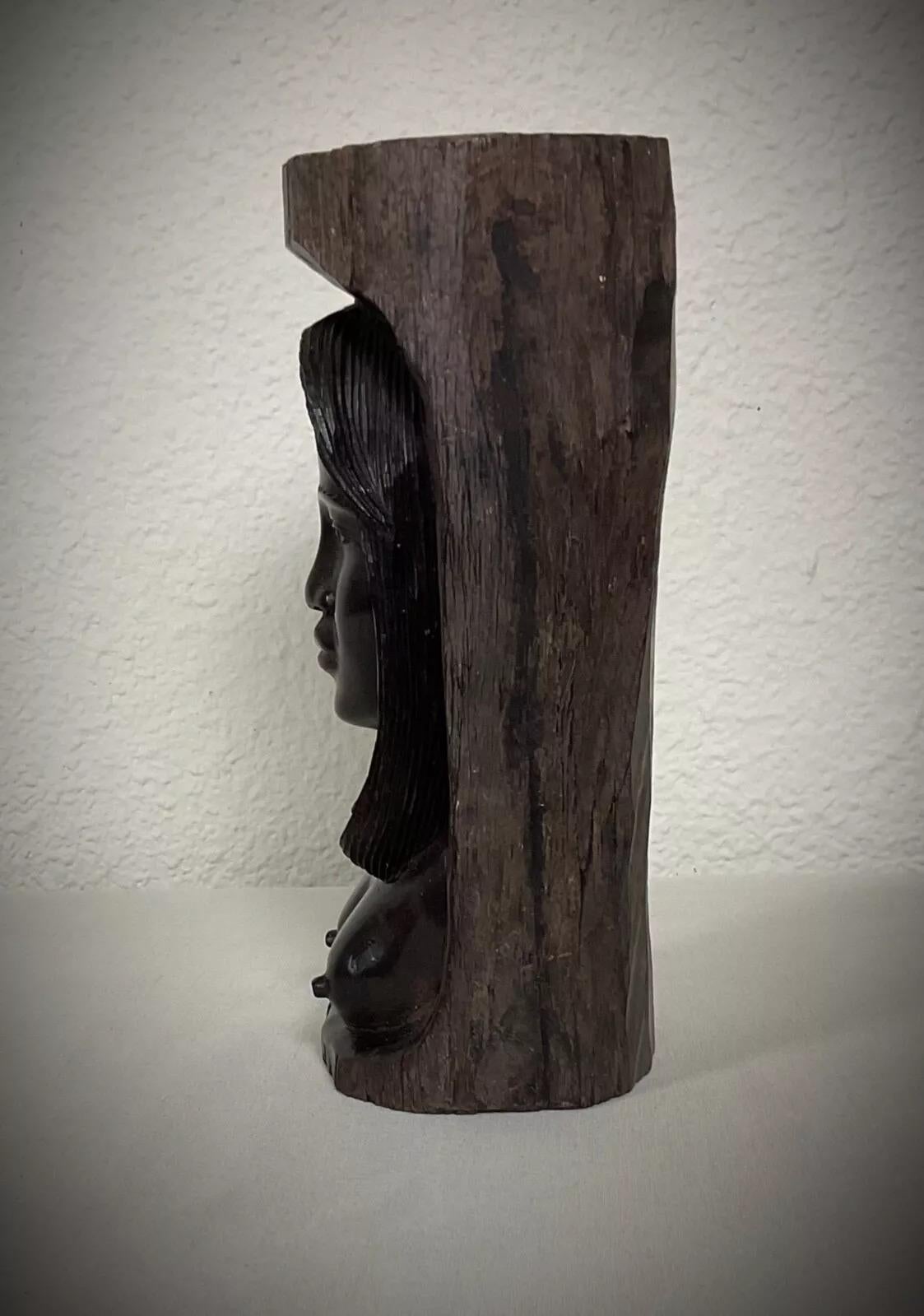 Vintage Hand geschnitzt Madagaskar Ebenholz Wood Sculpture - Nude Female Figure - 2Y417 (Mitte des 20. Jahrhunderts) im Angebot