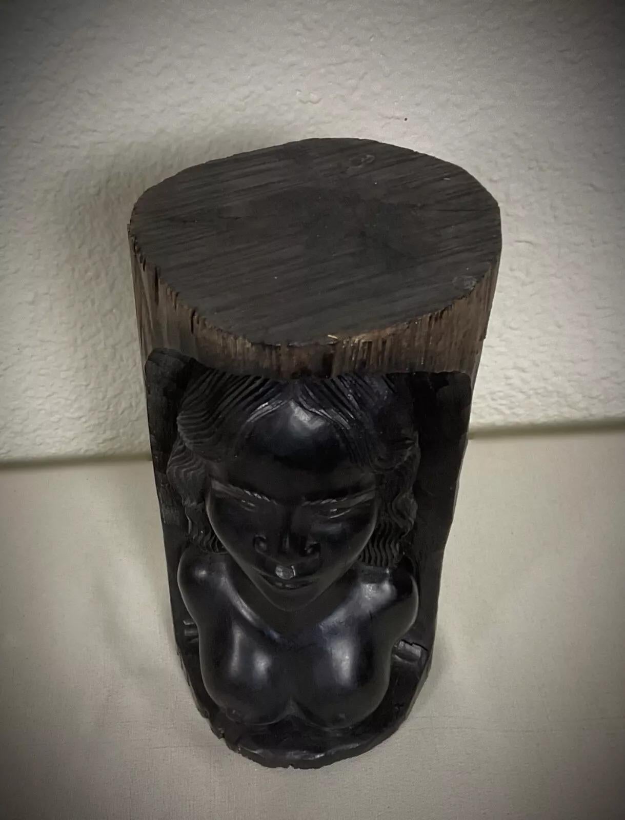 Escultura vintage de madera de ébano malgache tallada a mano - Figura femenina desnuda - 2Y418 en venta 1