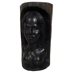 Escultura vintage de madera de ébano malgache tallada a mano - Figura femenina desnuda - 2Y418