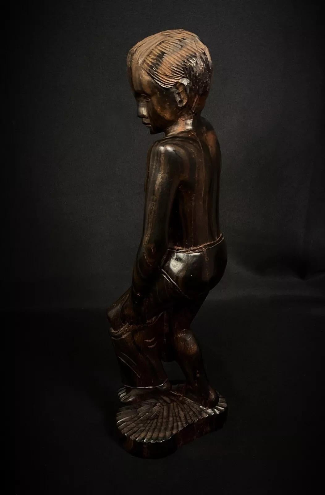 Handgeschnitzte Skulptur aus madagassischem Palisanderholz - 1950er Jahre - 34,5 cm - 2Y407 im Angebot 1