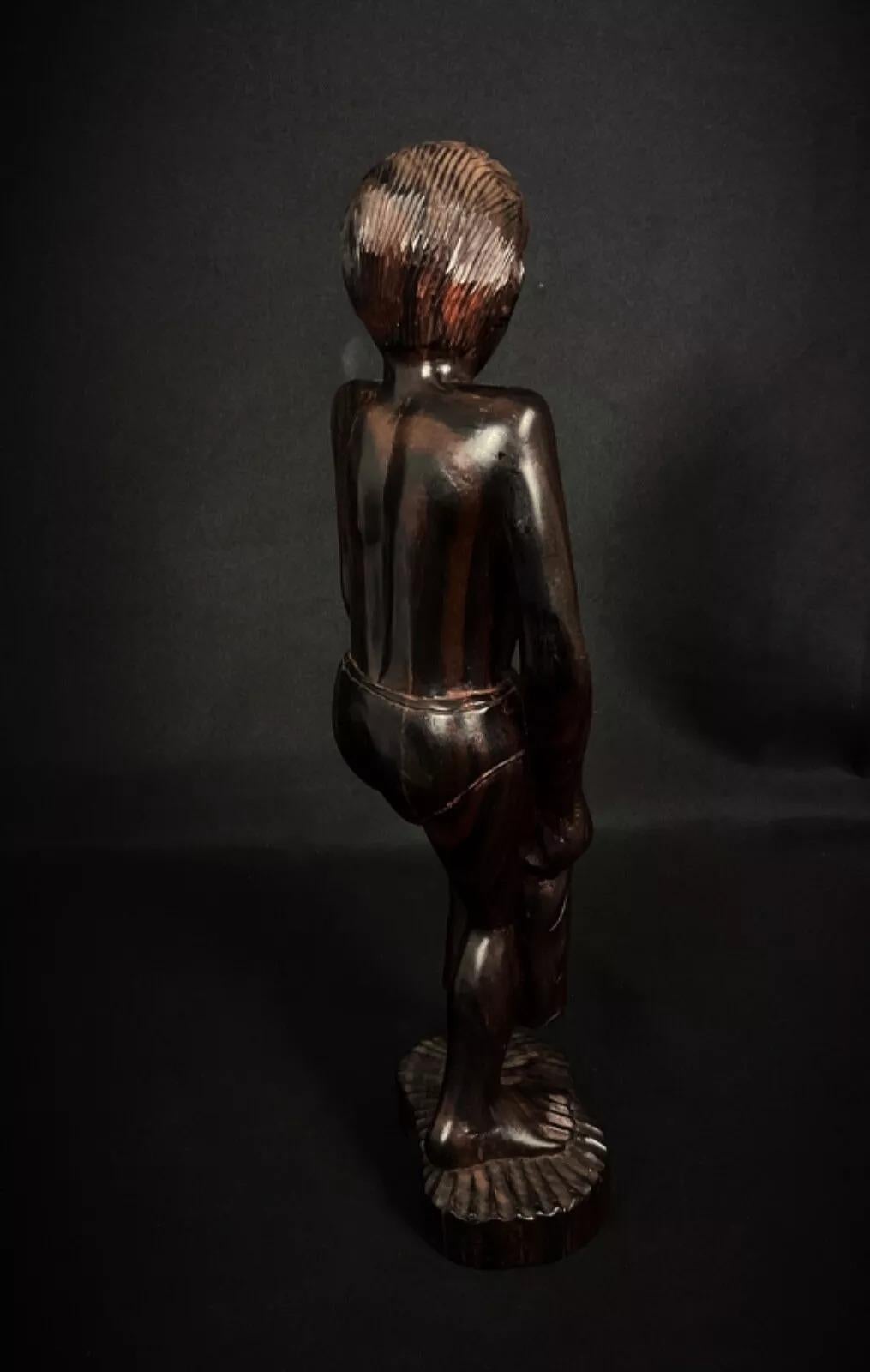 Handgeschnitzte Skulptur aus madagassischem Palisanderholz - 1950er Jahre - 34,5 cm - 2Y407 im Angebot 3