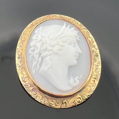 Vintage Hand-Carved Shell Cameo Brooch Pendant 14K Yellow Gold Estate